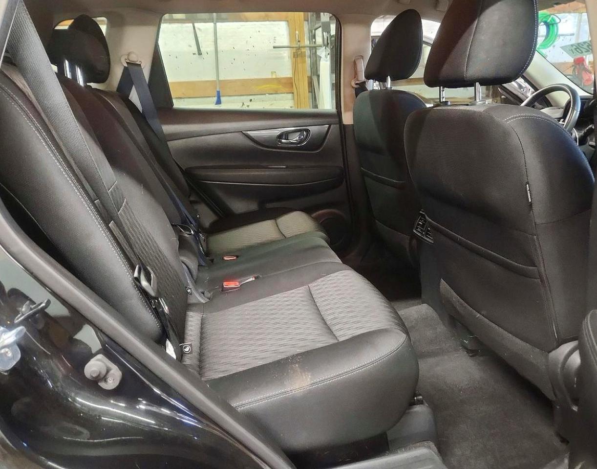 2017 Nissan Rogue Sv Черный vin: KNMAT2MV1HP533992