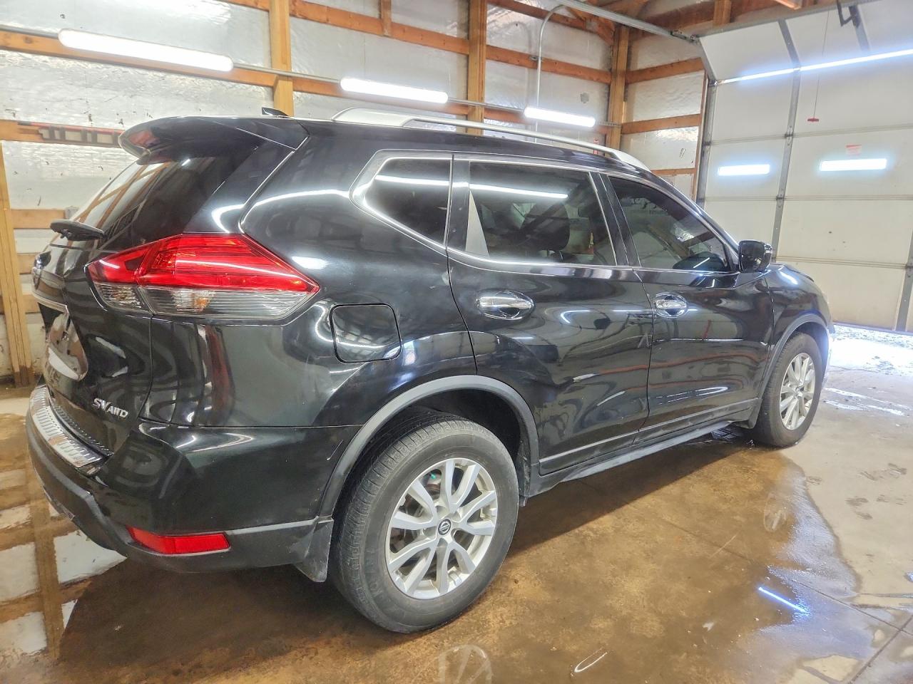 2017 Nissan Rogue Sv Черный vin: KNMAT2MV1HP533992