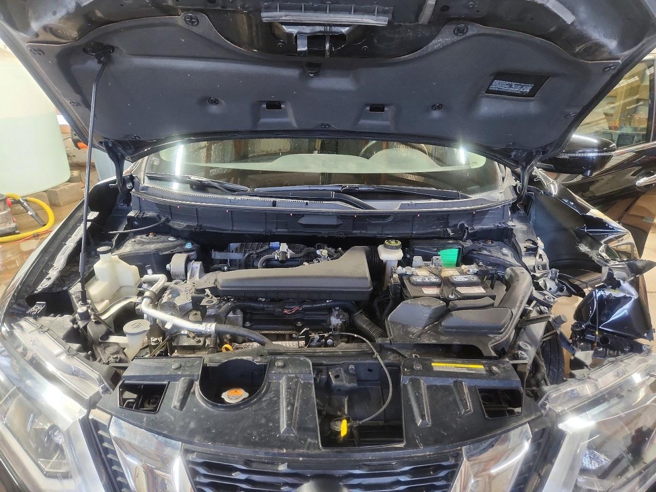 2017 Nissan Rogue Sv Черный vin: KNMAT2MV1HP533992