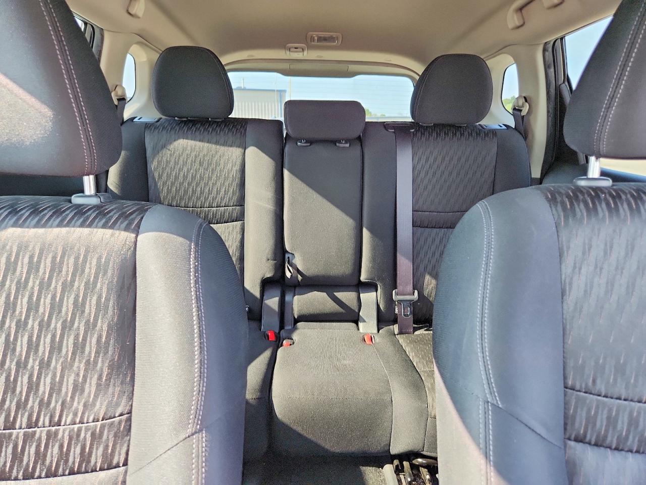 2018 Nissan Rogue Sv Gray vin: KNMAT2MV1JP603321