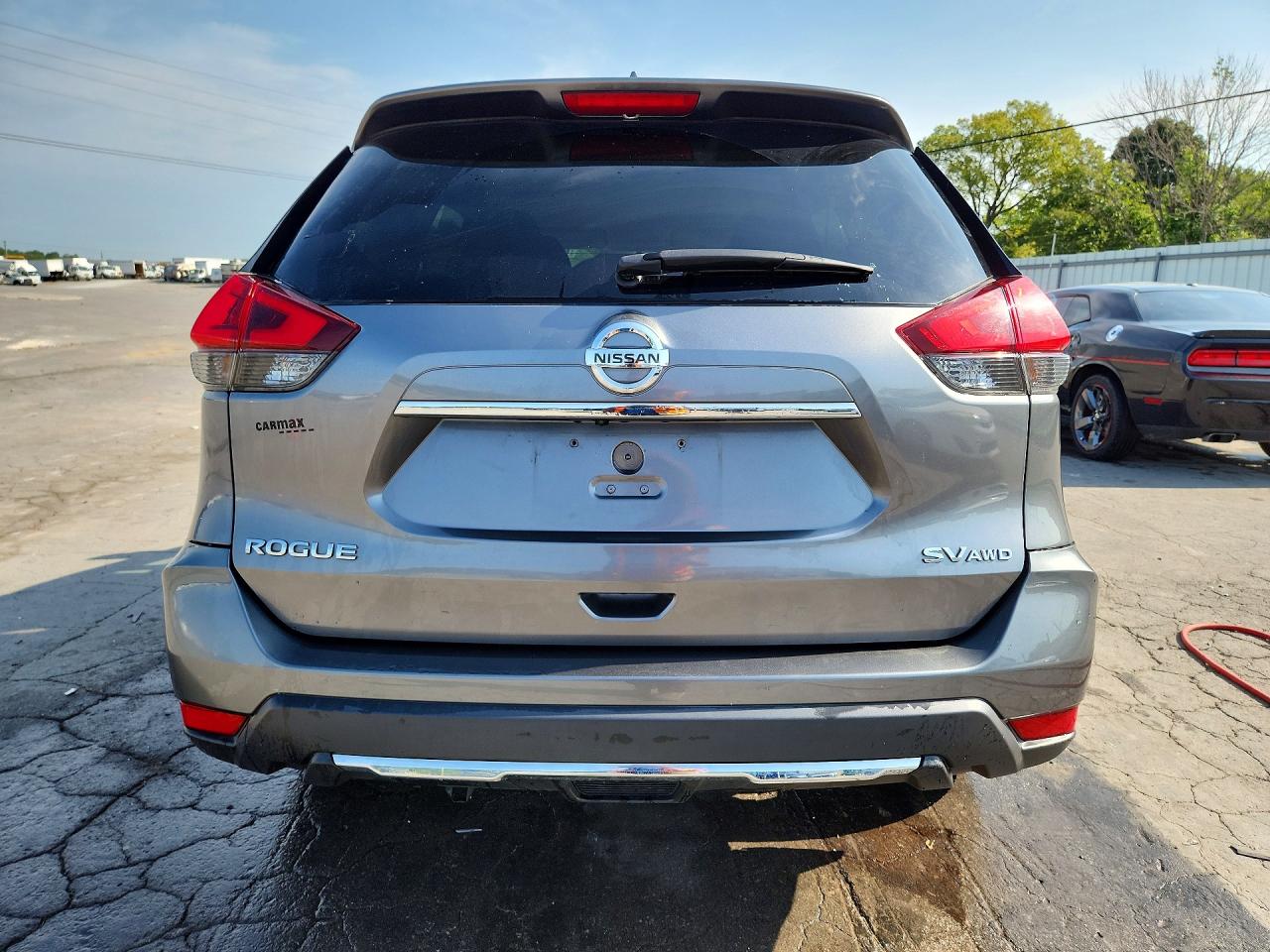 2018 Nissan Rogue Sv Gray vin: KNMAT2MV1JP603321