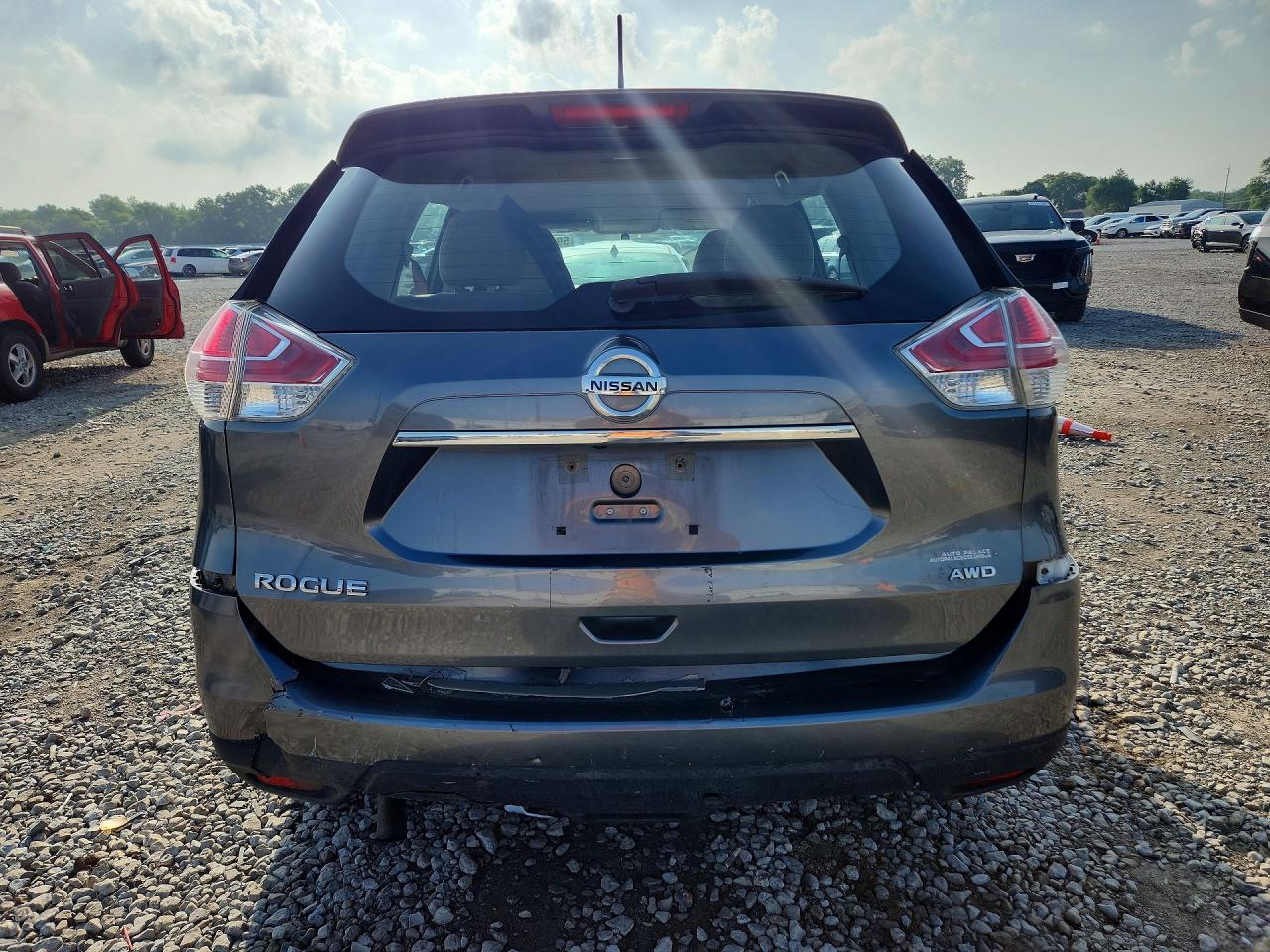2015 Nissan Rogue S Gray vin: KNMAT2MV2FP521542