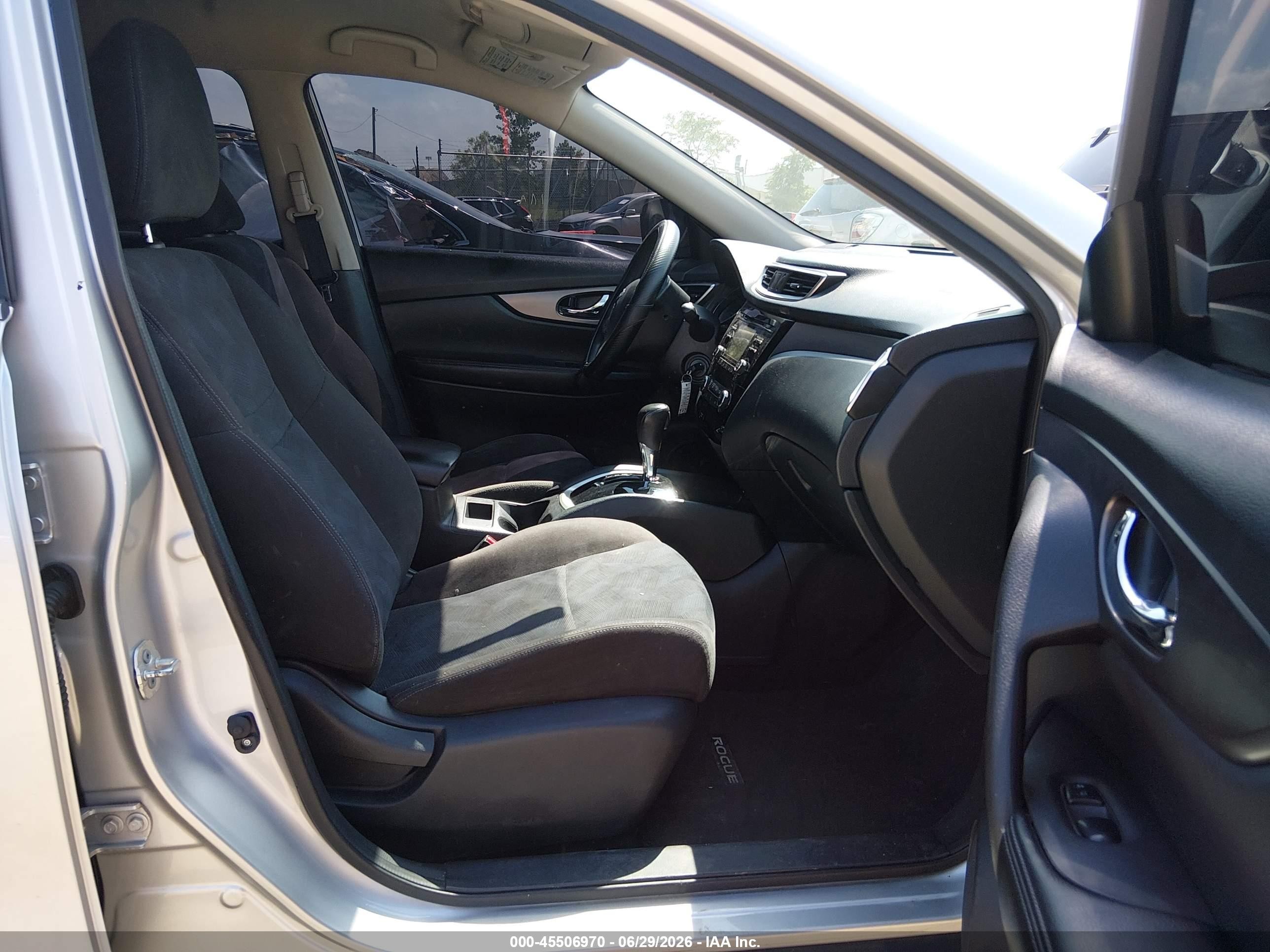2015 Nissan Rogue S Silver vin: KNMAT2MV2FP531133