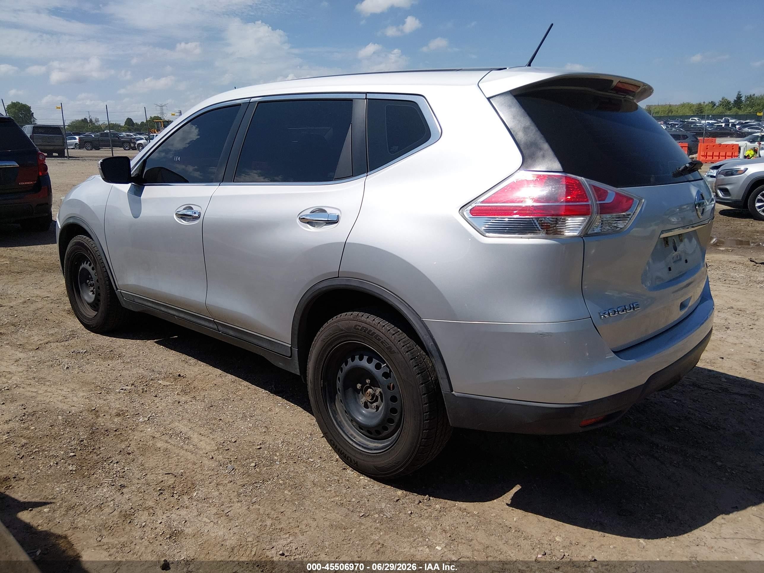 2015 Nissan Rogue S Silver vin: KNMAT2MV2FP531133