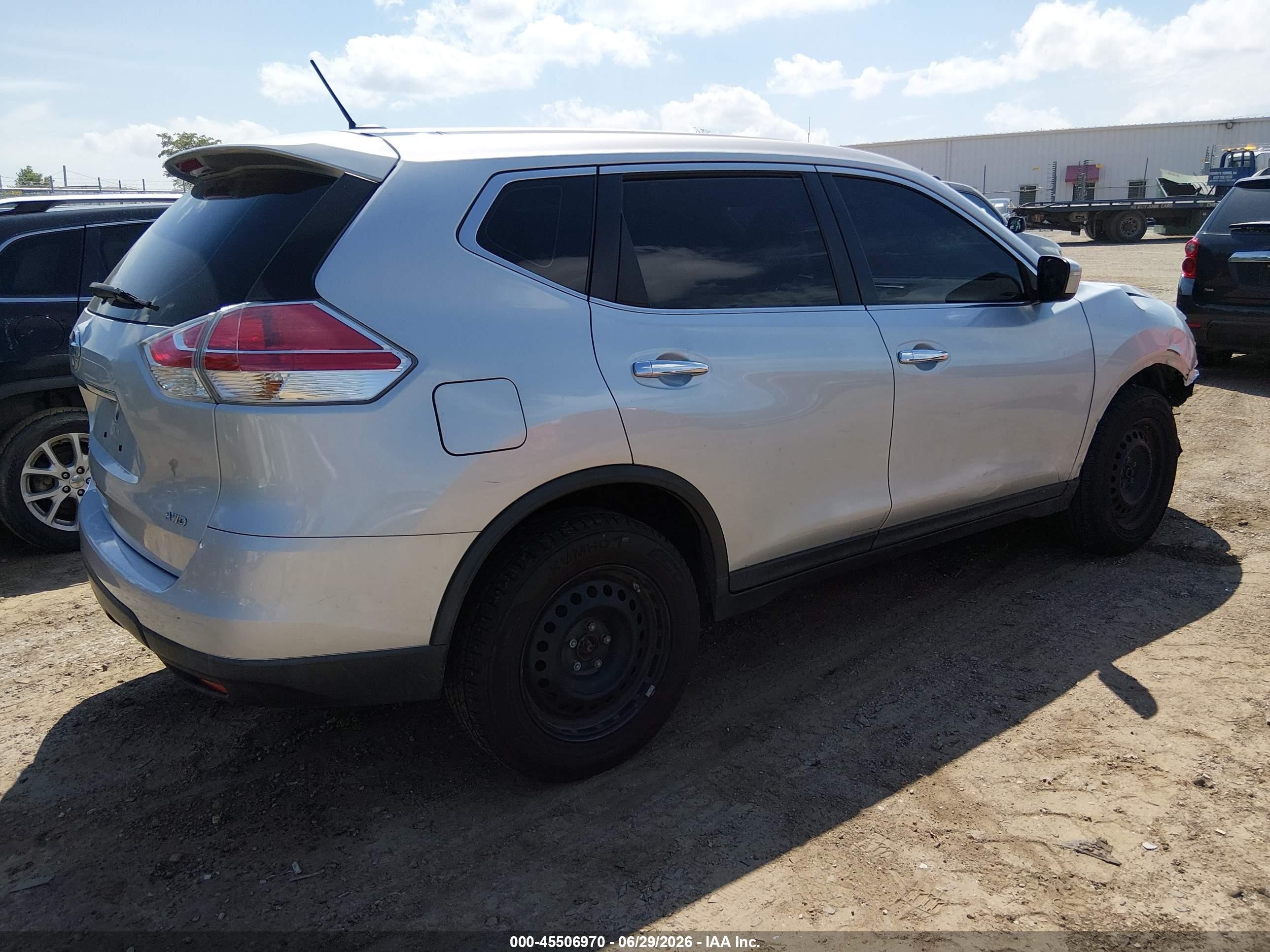 2015 Nissan Rogue S Silver vin: KNMAT2MV2FP531133
