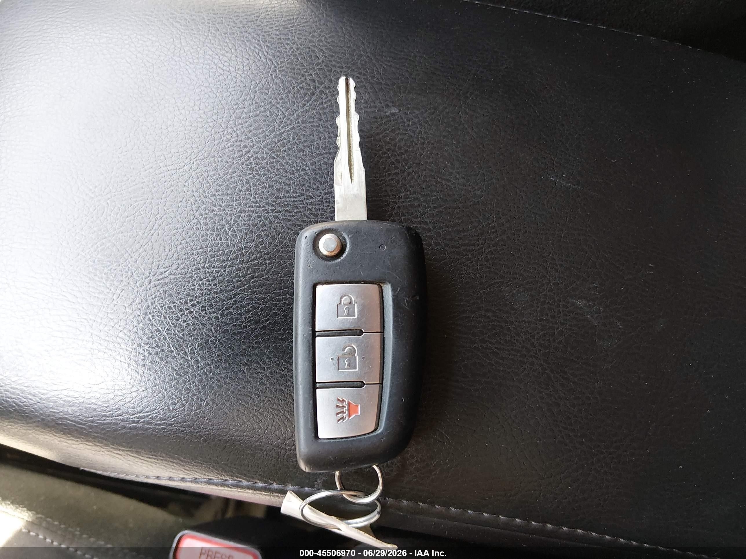 2015 Nissan Rogue S Silver vin: KNMAT2MV2FP531133