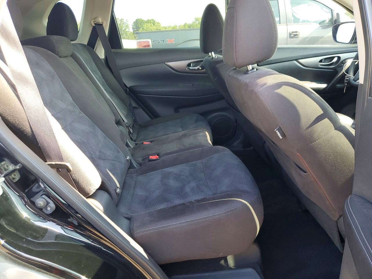 2015 Nissan Rogue S Черный vin: KNMAT2MV2FP537868