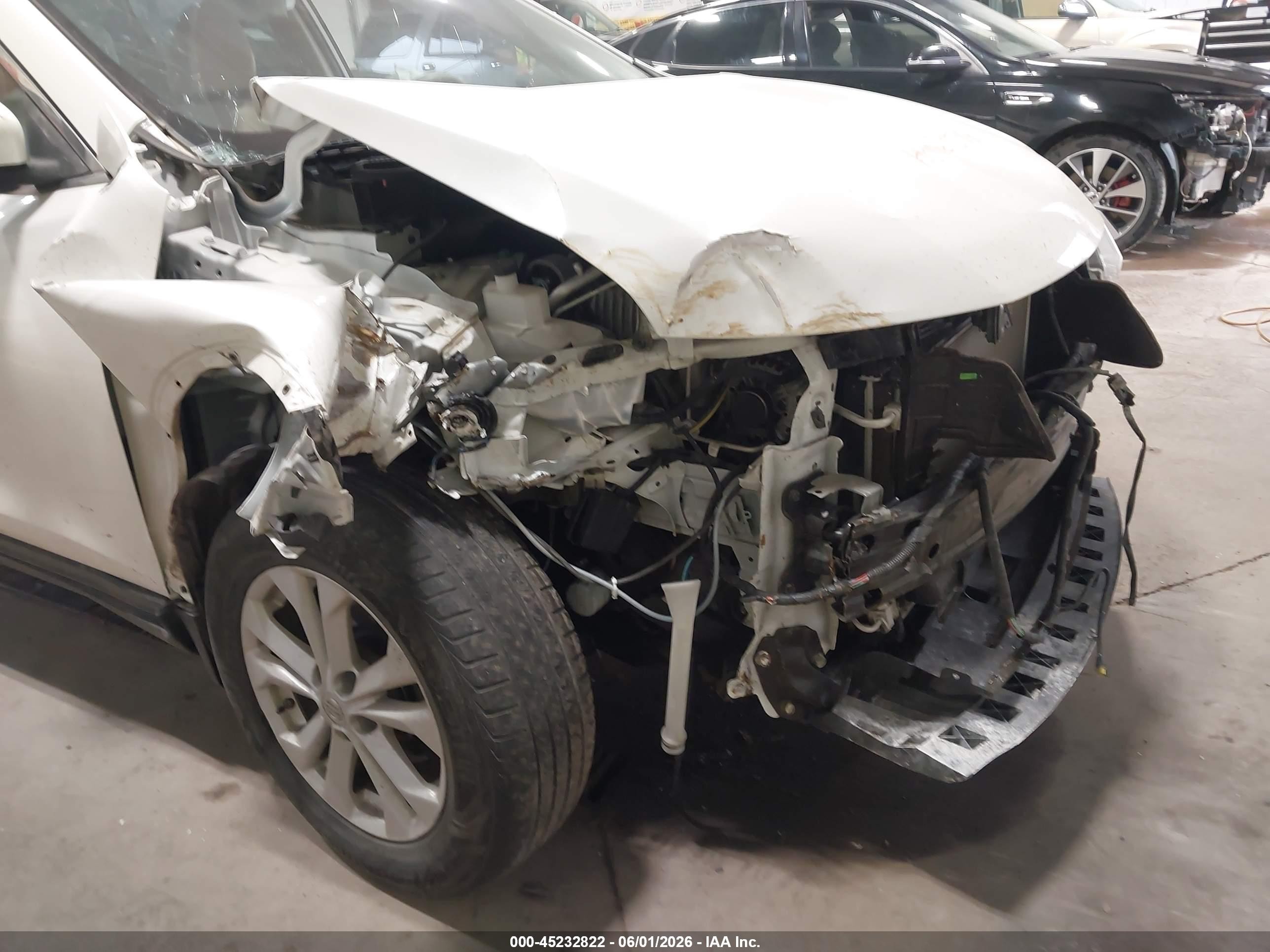 2015 Nissan Rogue Sv White vin: KNMAT2MV2FP539913
