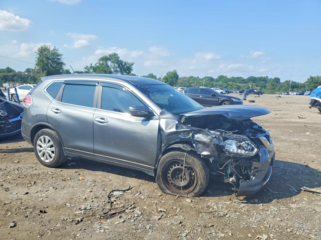 2015 Nissan Rogue S Серый vin: KNMAT2MV2FP547252