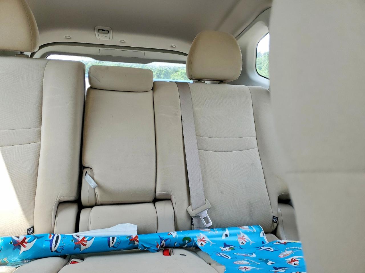 2015 Nissan Rogue S White vin: KNMAT2MV2FP583197
