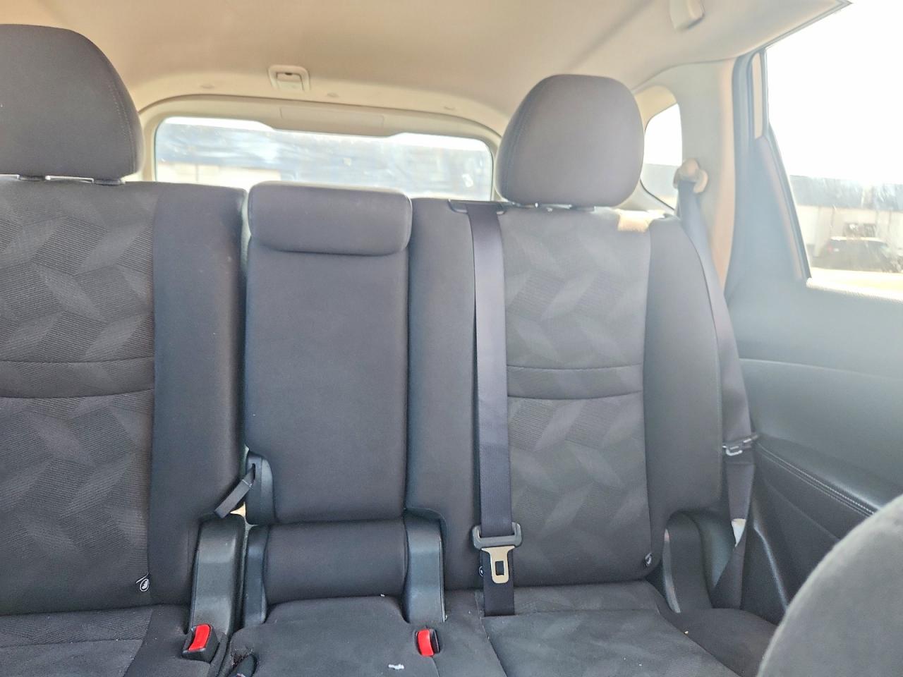 2016 Nissan Rogue Sv Серебряный vin: KNMAT2MV2GP601182