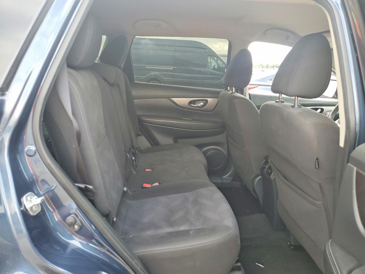 2016 Nissan Rogue S Blue vin: KNMAT2MV2GP617592