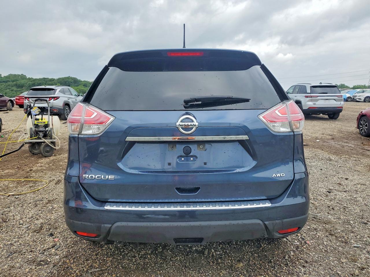 2016 Nissan Rogue S Blue vin: KNMAT2MV2GP617592