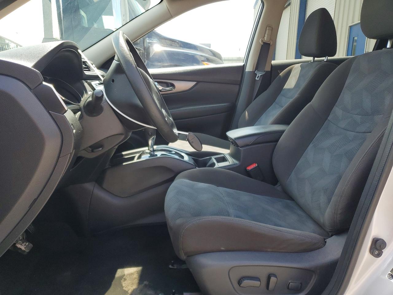2016 Nissan Rogue Sv Silver vin: KNMAT2MV2GP631086