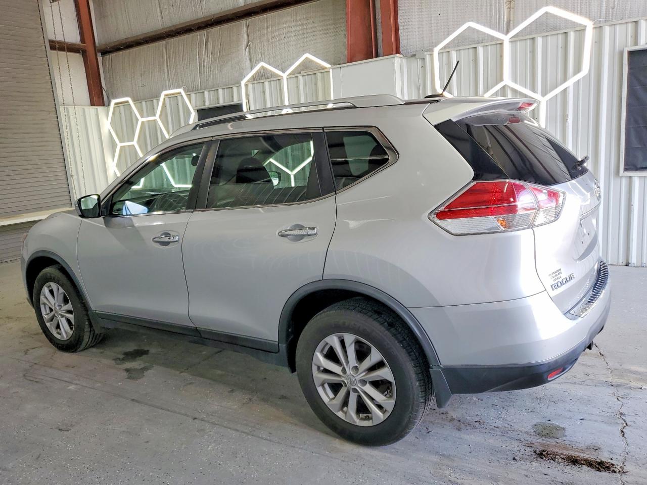 2016 Nissan Rogue Sv Silver vin: KNMAT2MV2GP631086