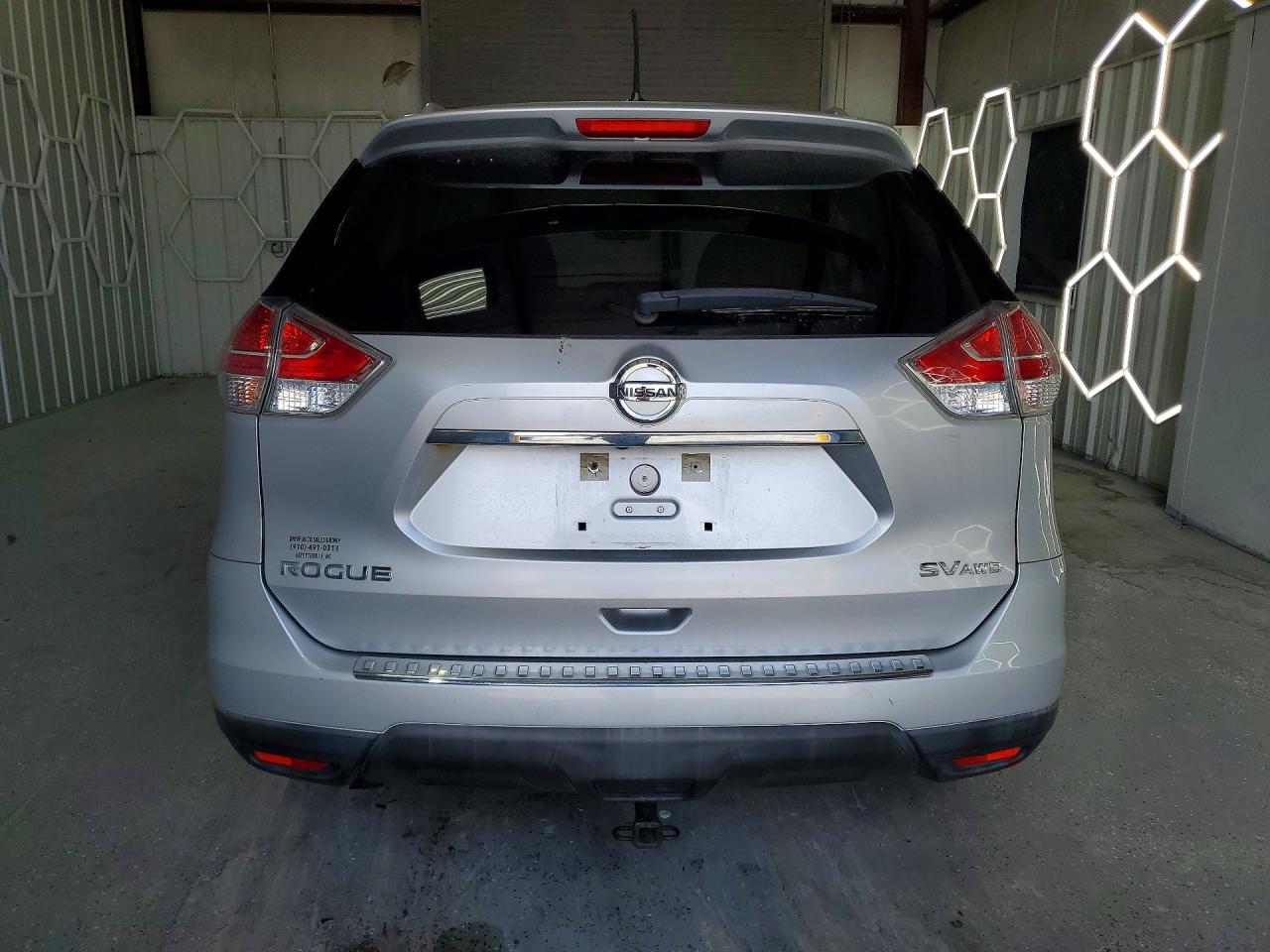 2016 Nissan Rogue Sv Silver vin: KNMAT2MV2GP631086