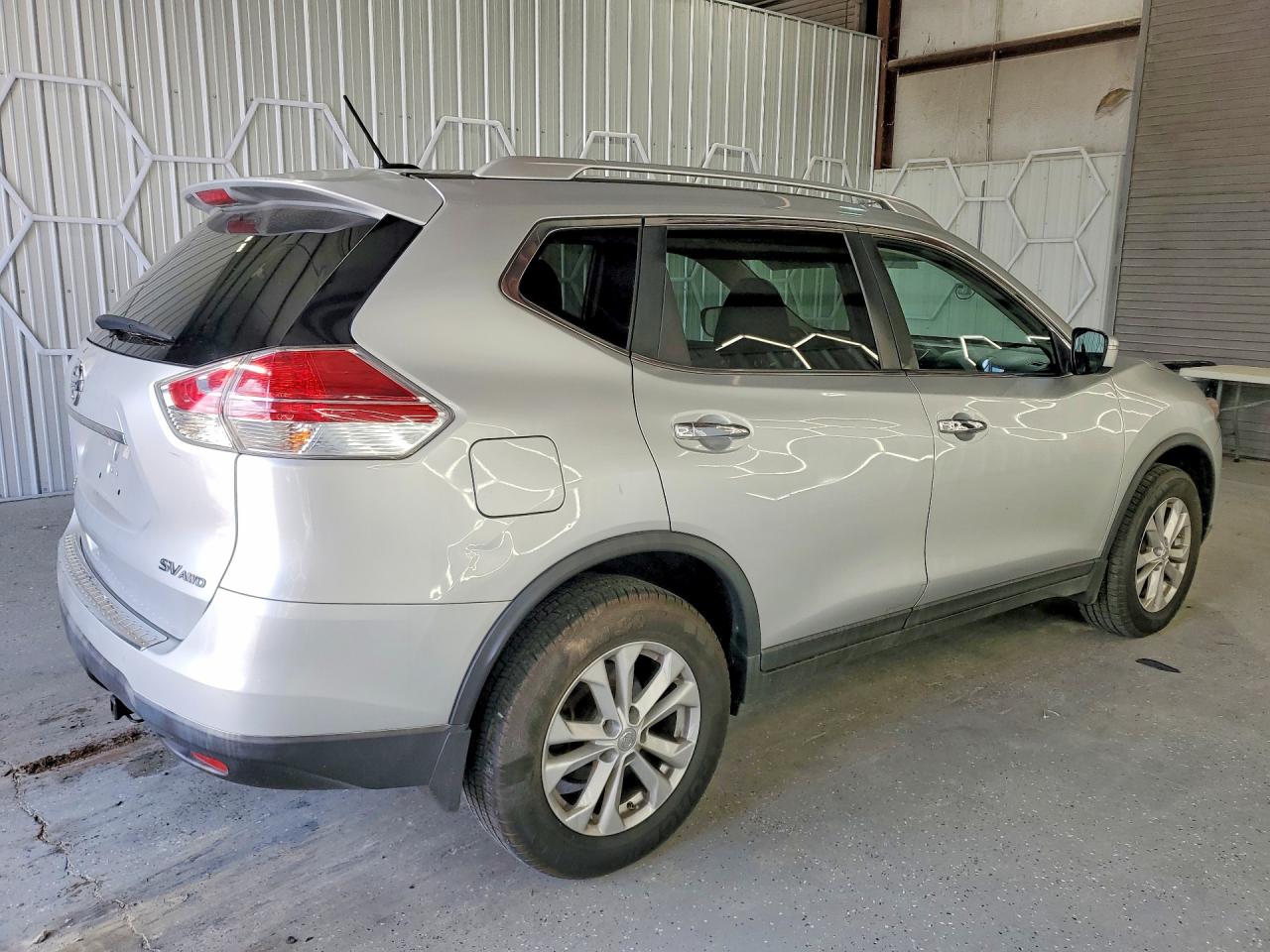 2016 Nissan Rogue Sv Silver vin: KNMAT2MV2GP631086