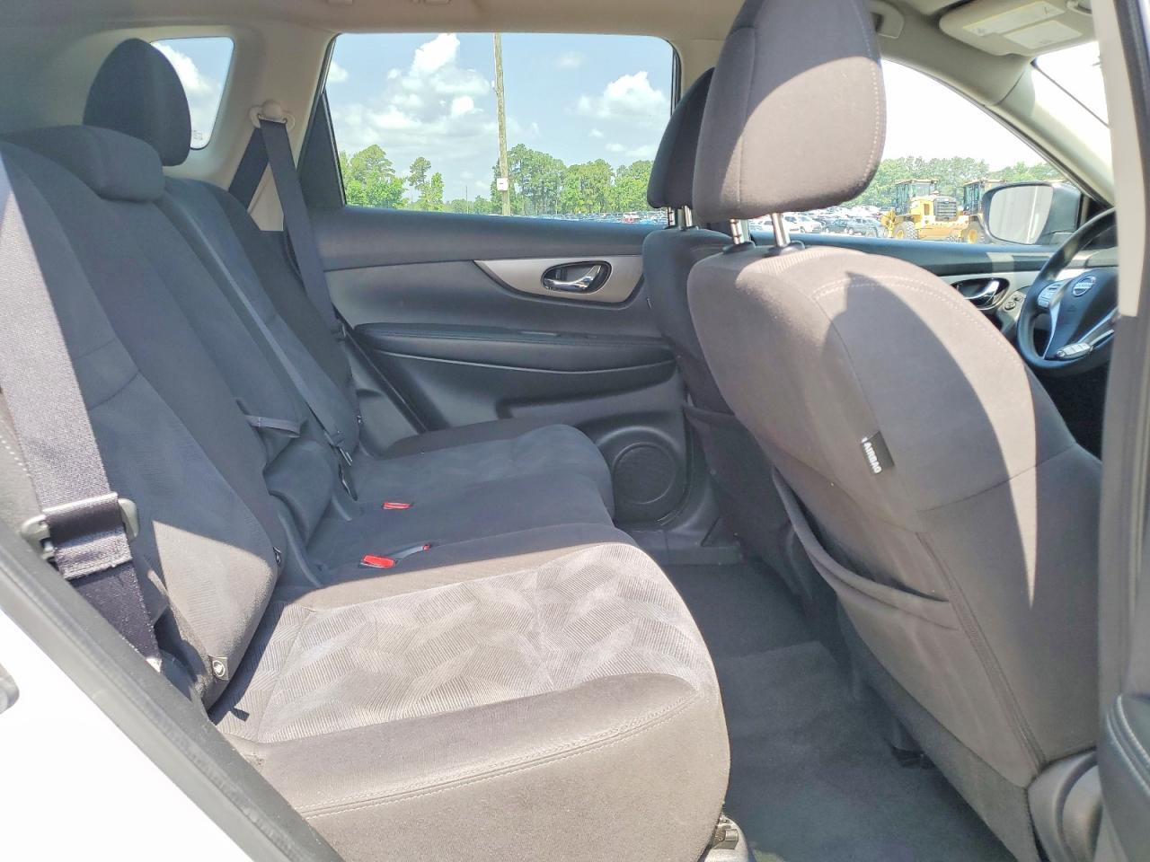 2016 Nissan Rogue Sv Silver vin: KNMAT2MV2GP631086