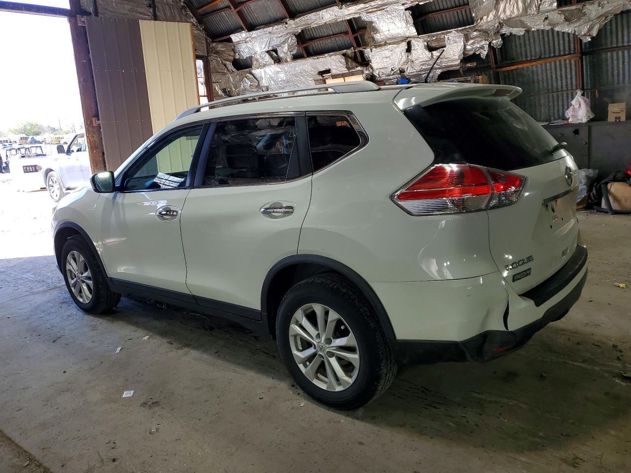 2016 Nissan Rogue Sv White vin: KNMAT2MV2GP673256