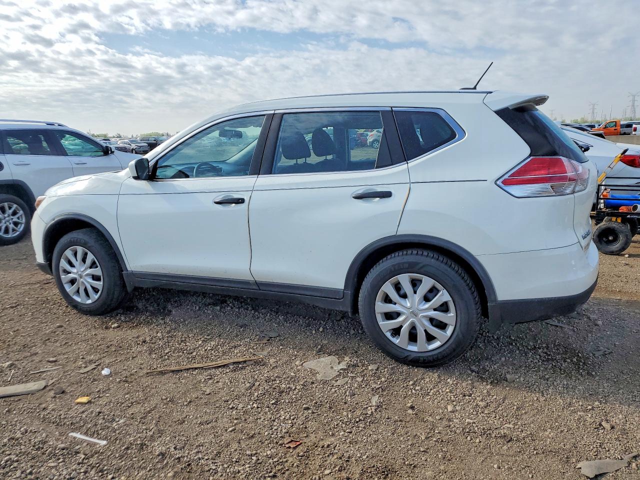 2016 Niss Rogue Белый vin: KNMAT2MV2GP724058