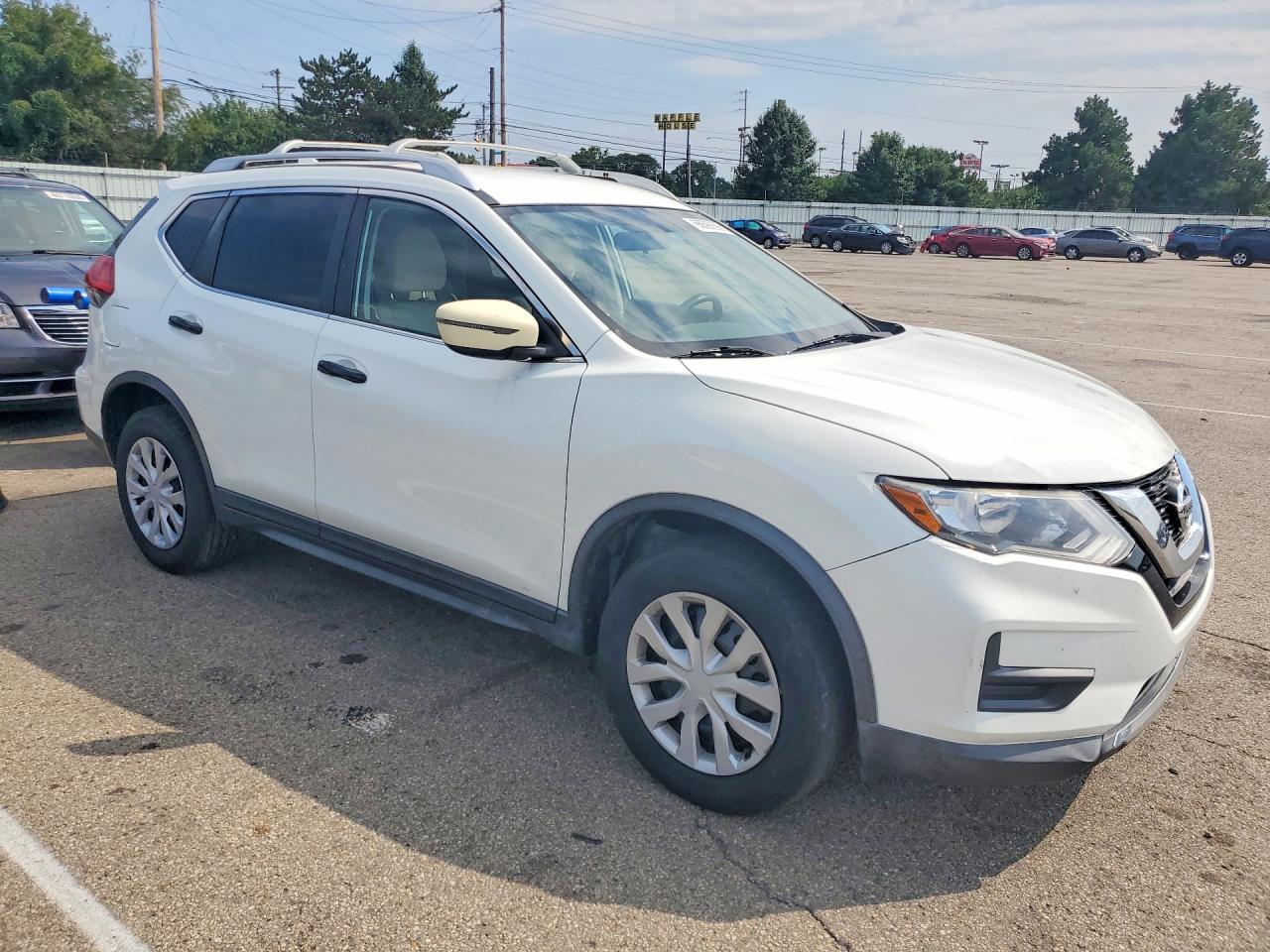 2017 Nissan Rogue S White vin: KNMAT2MV2HP512357