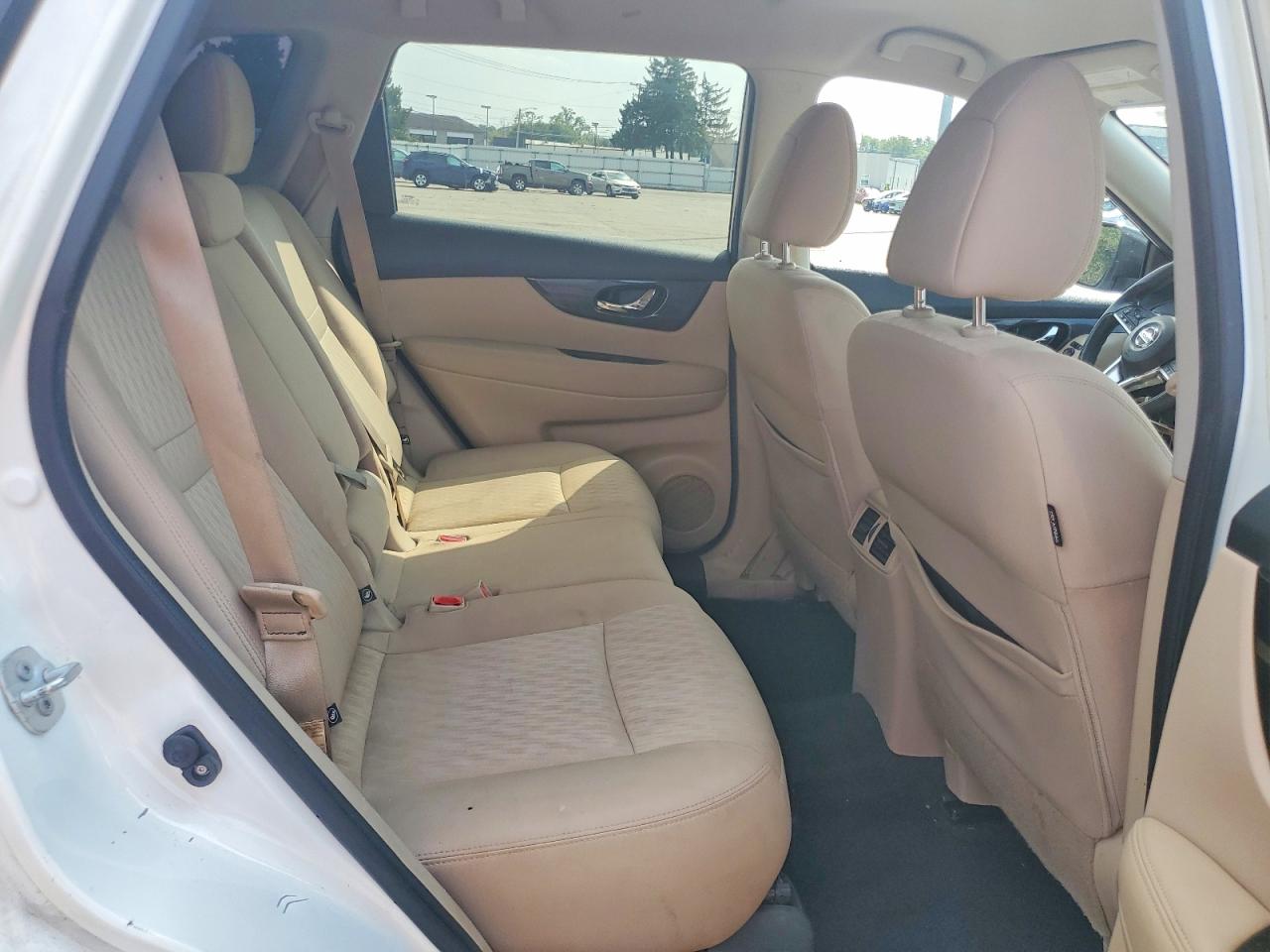 2017 Nissan Rogue S White vin: KNMAT2MV2HP512357