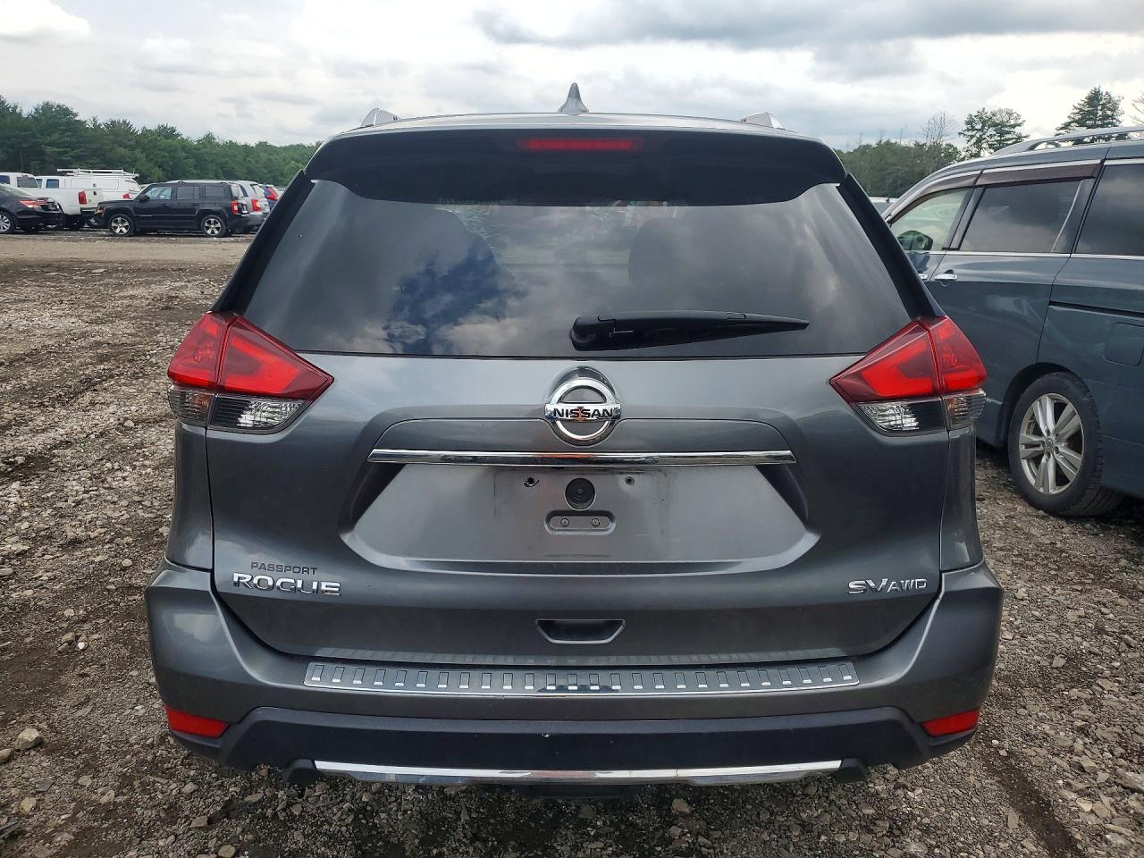 2018 Nissan Rogue S Gray vin: KNMAT2MV2JP608592