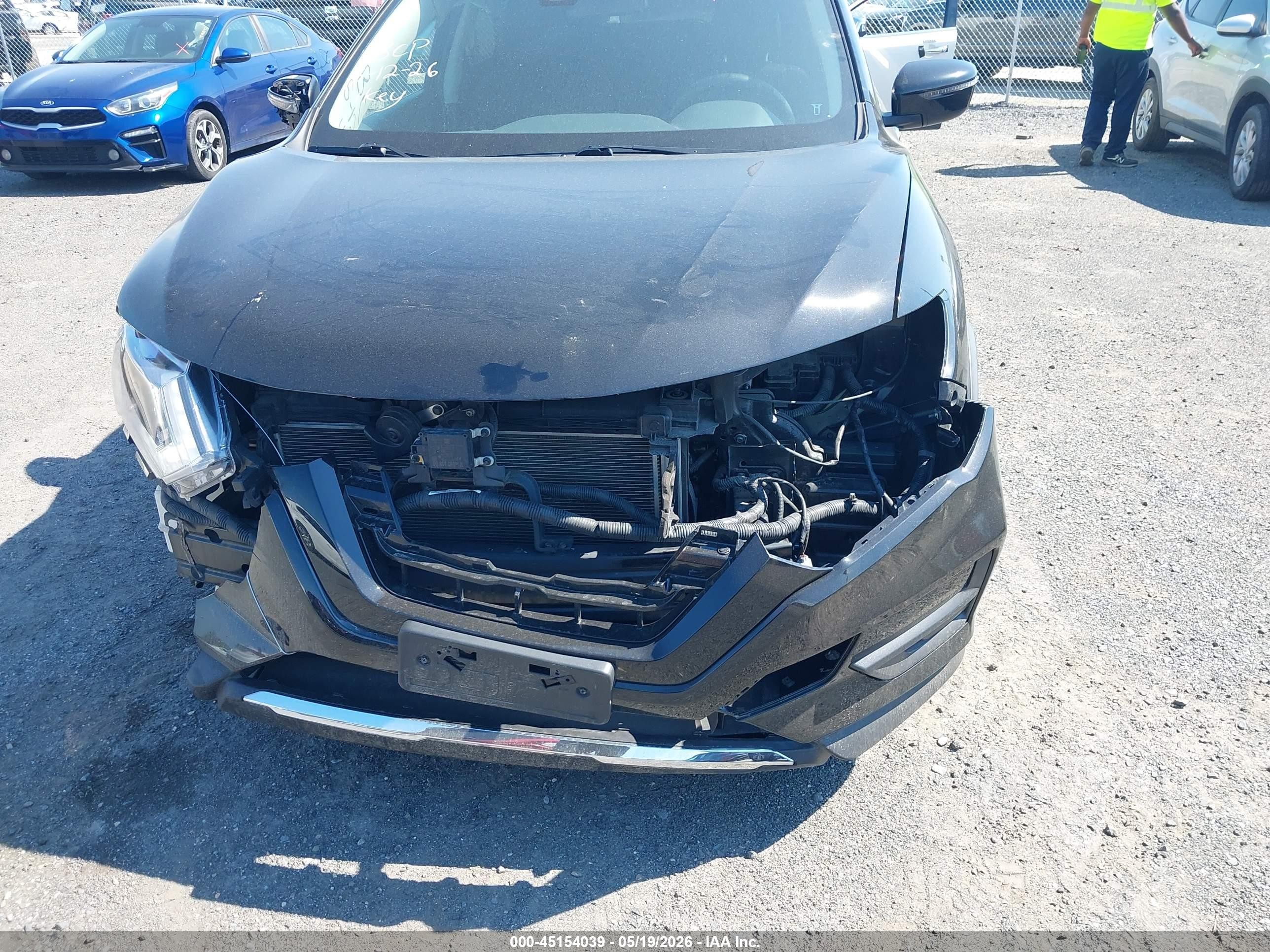 2019 Nissan Rogue Sv Черный vin: KNMAT2MV2KP530395