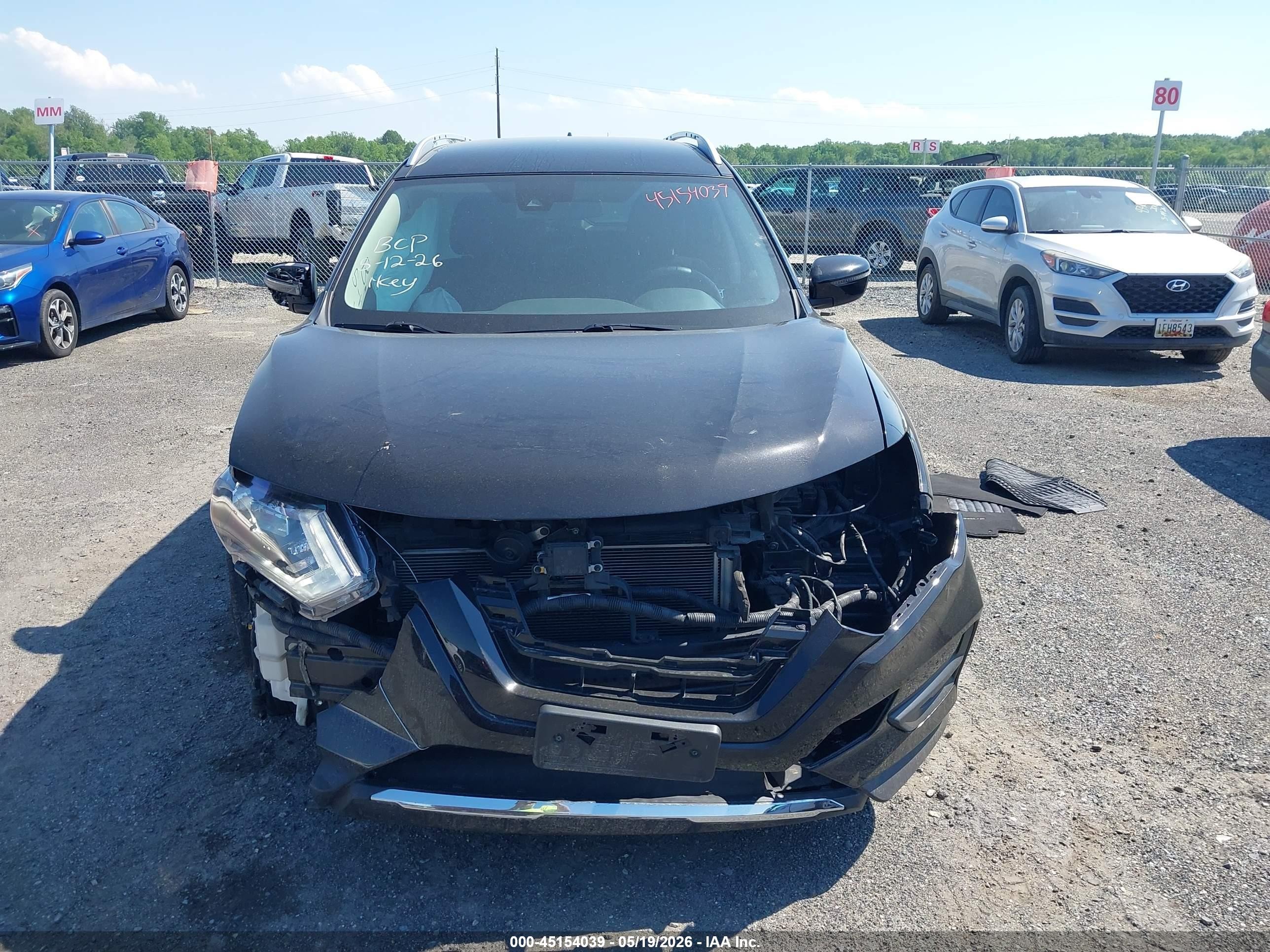 2019 Nissan Rogue Sv Черный vin: KNMAT2MV2KP530395