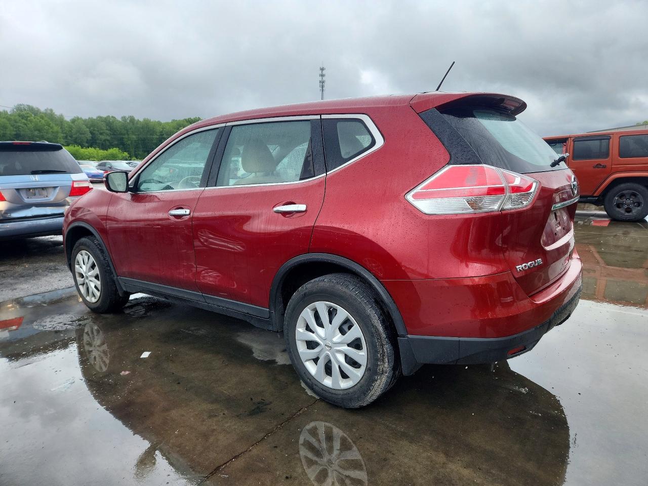 2015 Nissan Rogue S Burgundy vin: KNMAT2MV3FP537877