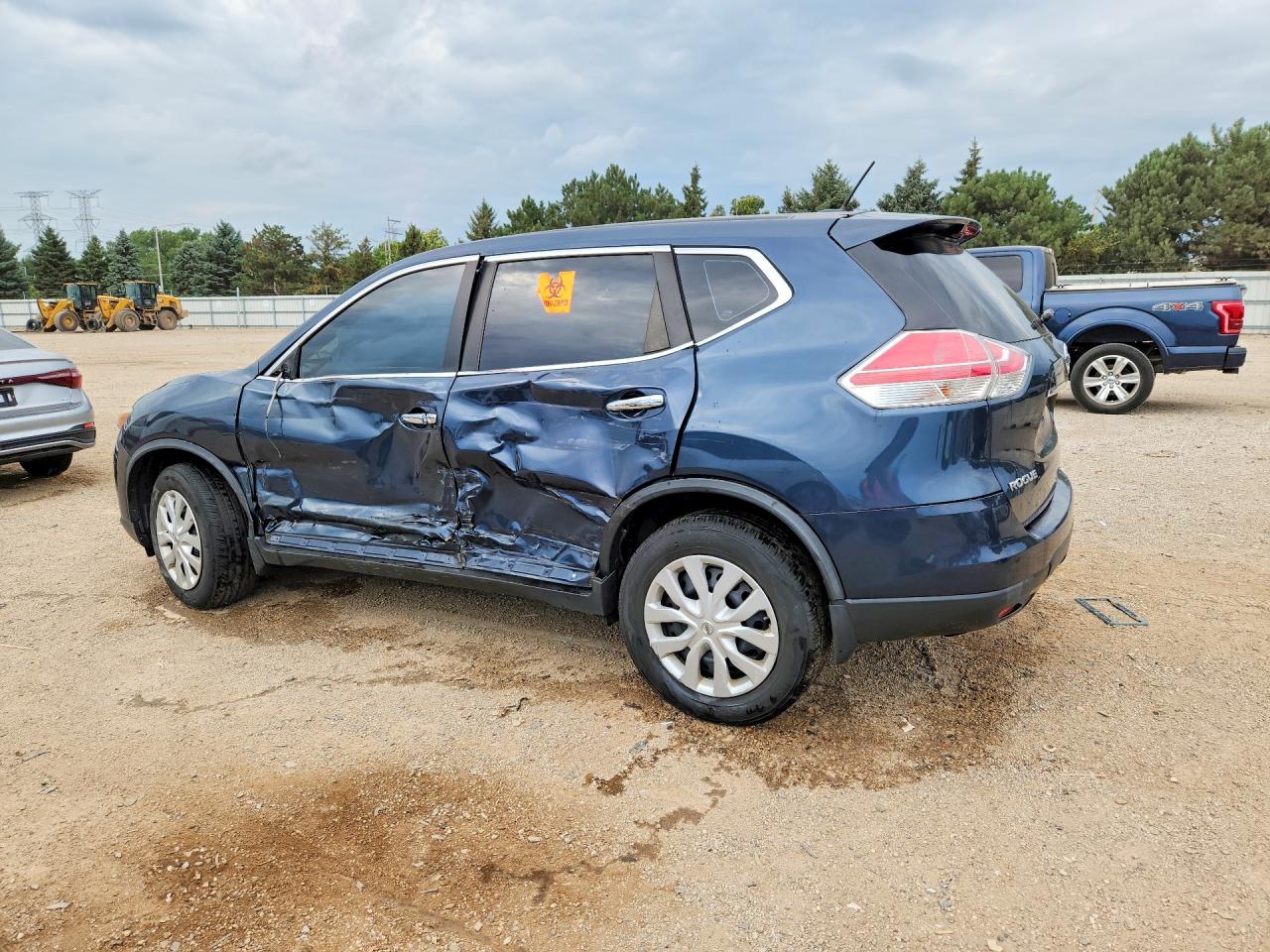 2015 Nissan Rogue S Blue vin: KNMAT2MV3FP563394