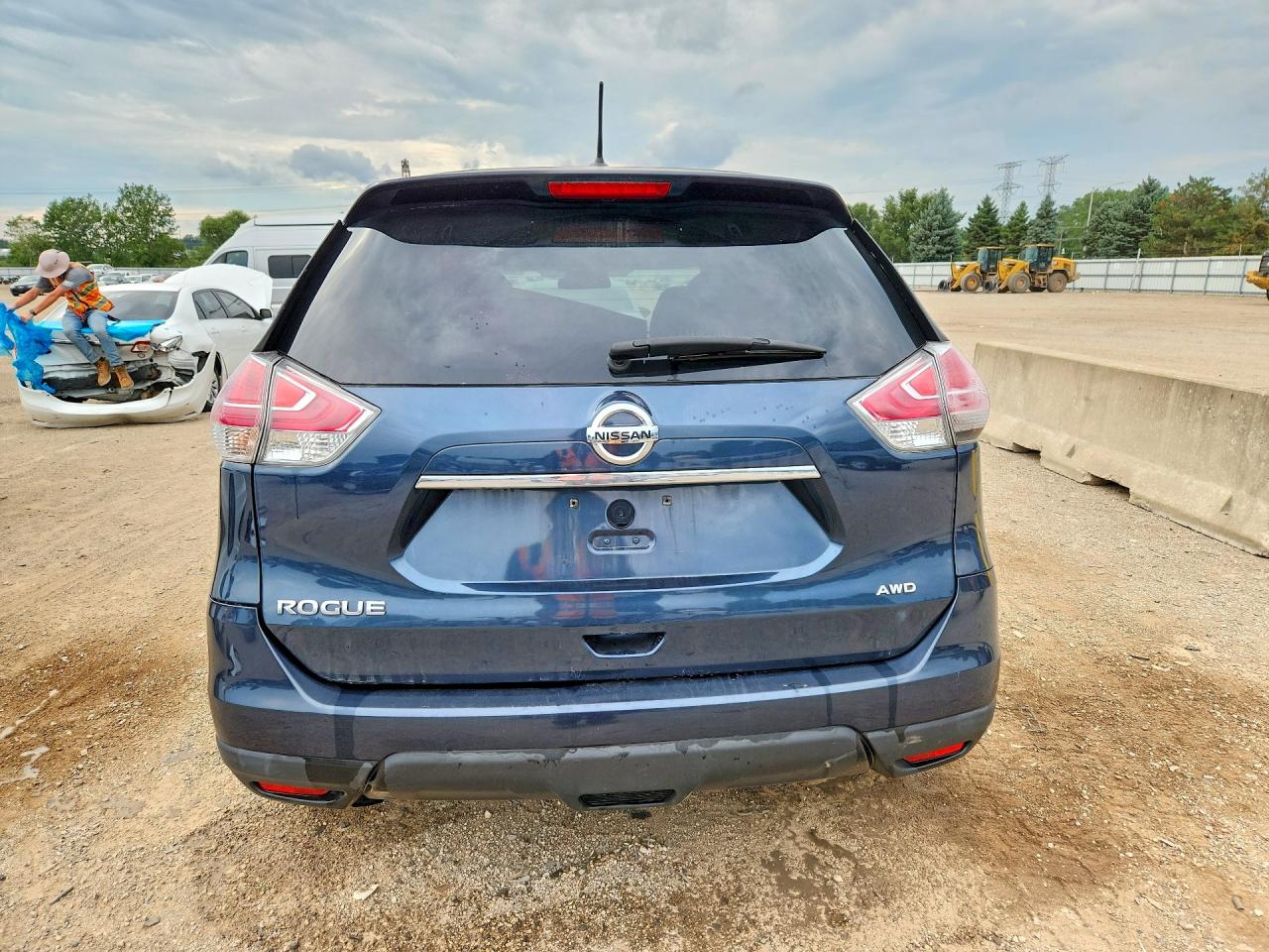 2015 Nissan Rogue S Blue vin: KNMAT2MV3FP563394