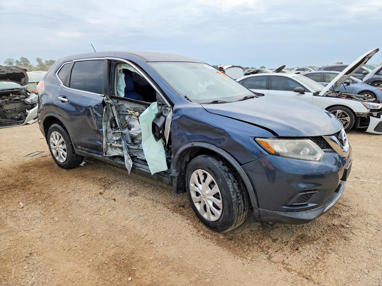 2015 Nissan Rogue S Blue vin: KNMAT2MV3FP563394