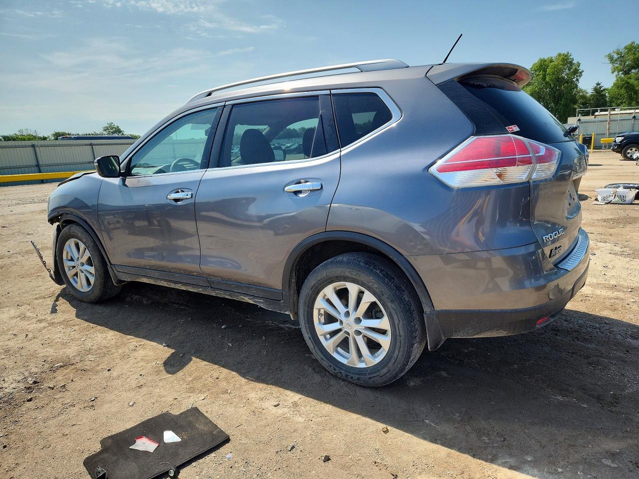 2015 Nissan Rogue Sv Silver vin: KNMAT2MV3FP566280