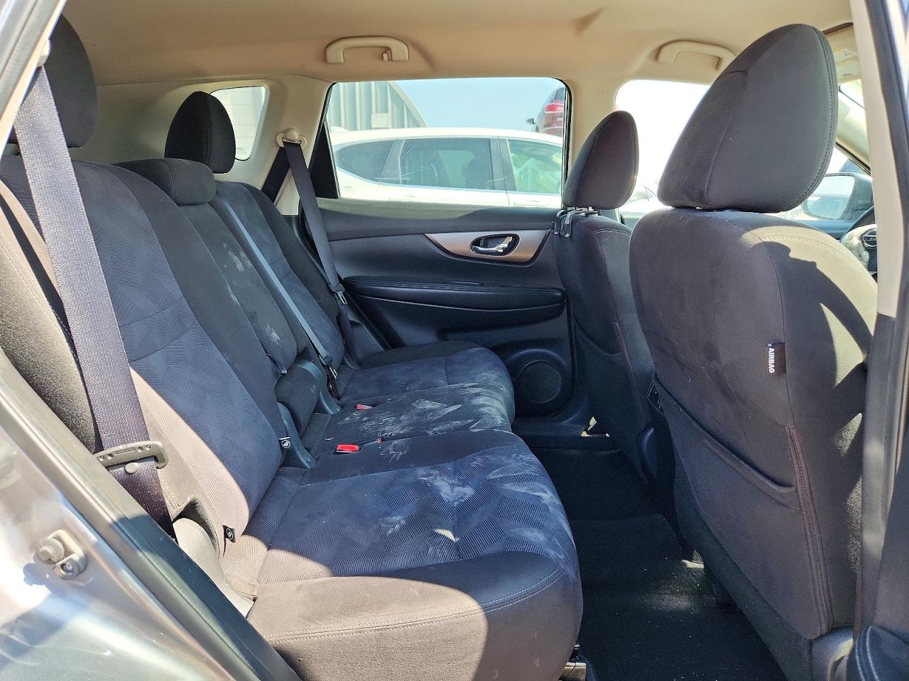 2015 Nissan Rogue Sv Silver vin: KNMAT2MV3FP566280