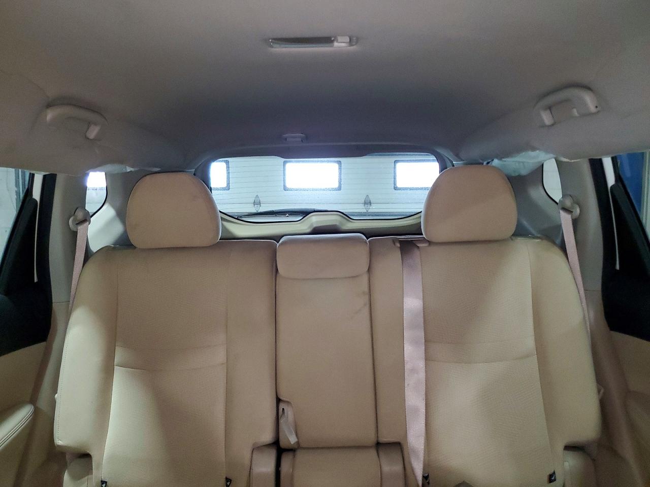 2015 Nissan Rogue S White vin: KNMAT2MV3FP566909