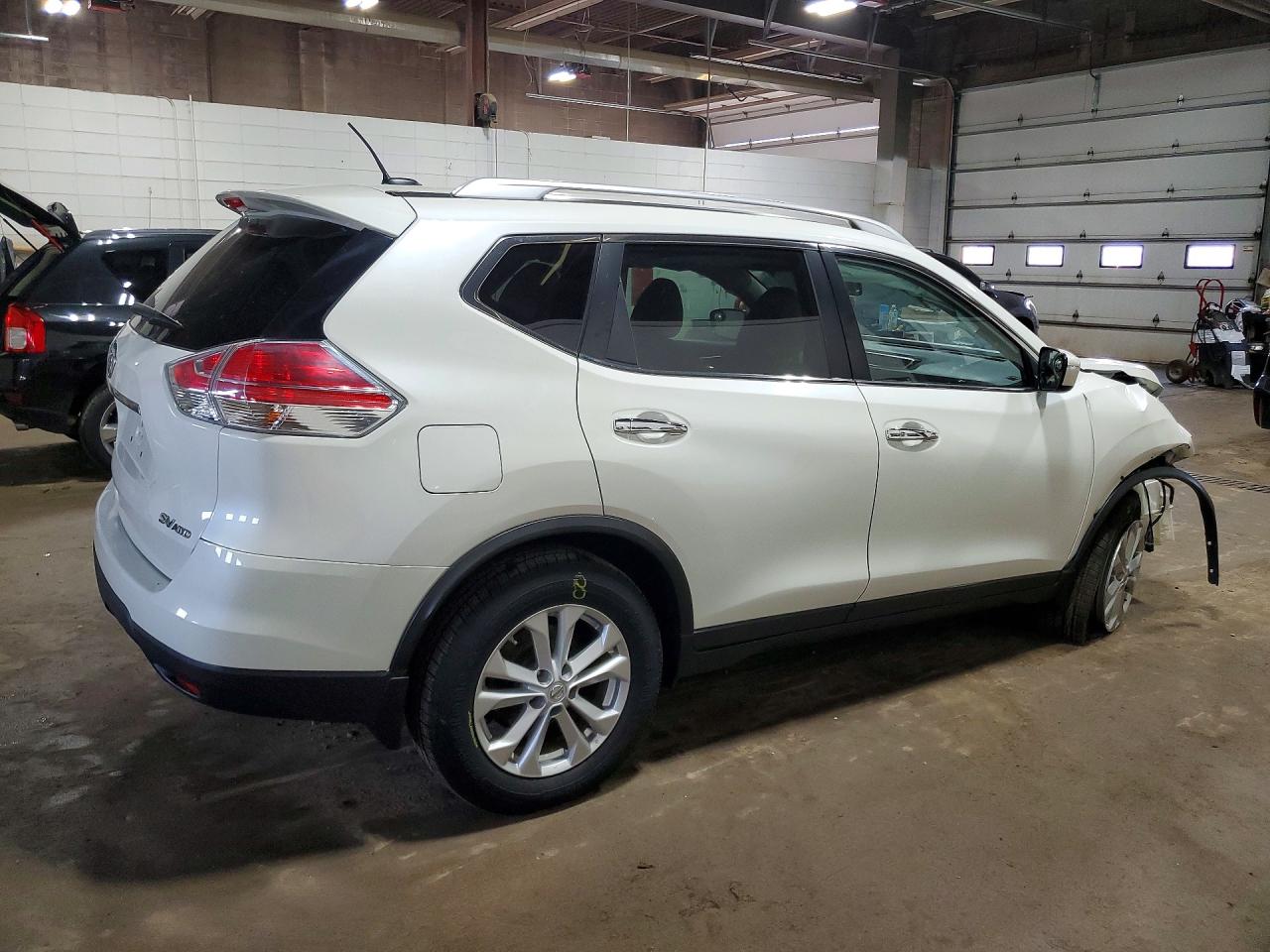 2015 Nissan Rogue S White vin: KNMAT2MV3FP566909