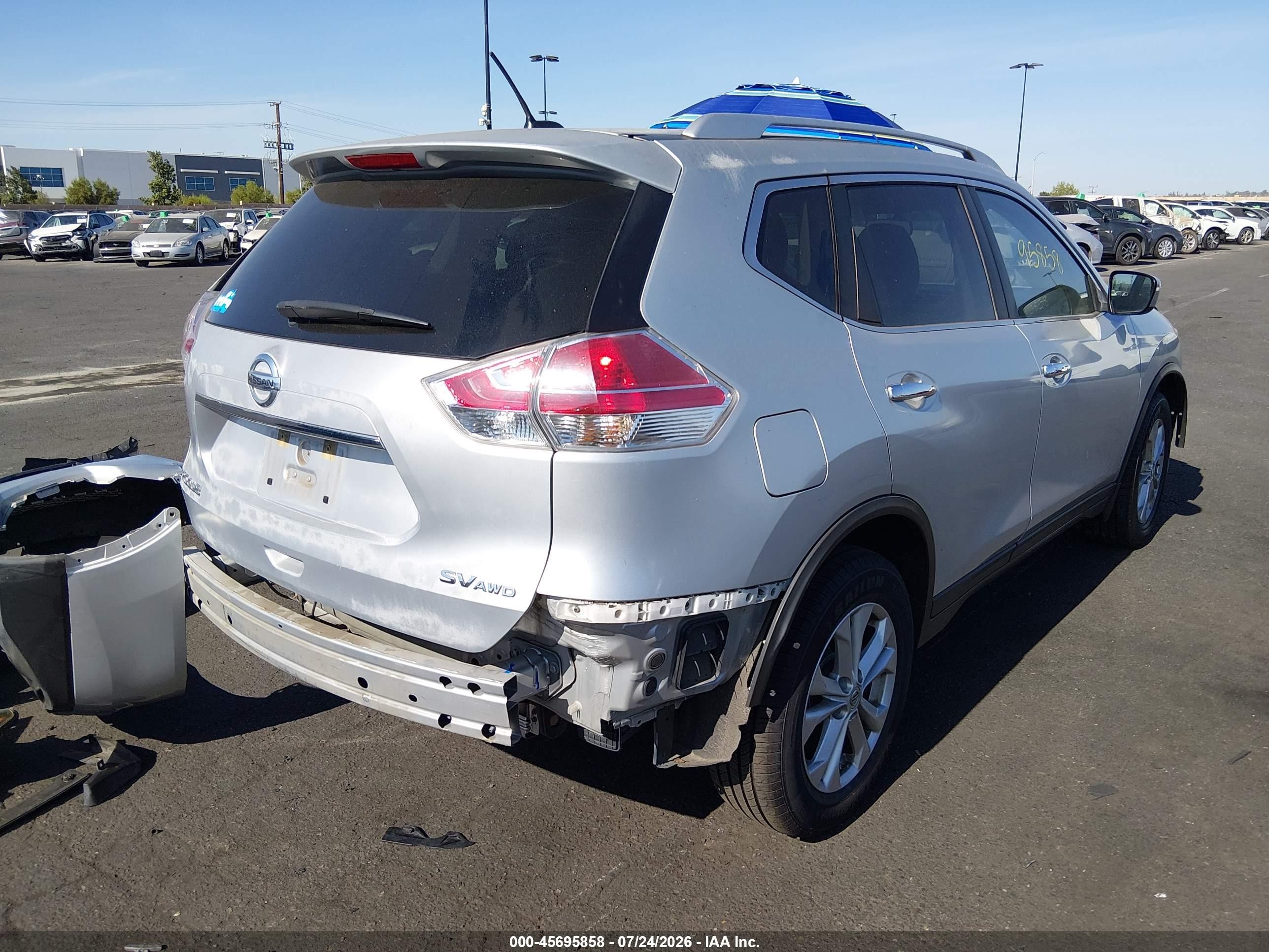 2015 Nissan Rogue Sv Silver vin: KNMAT2MV3FP568918