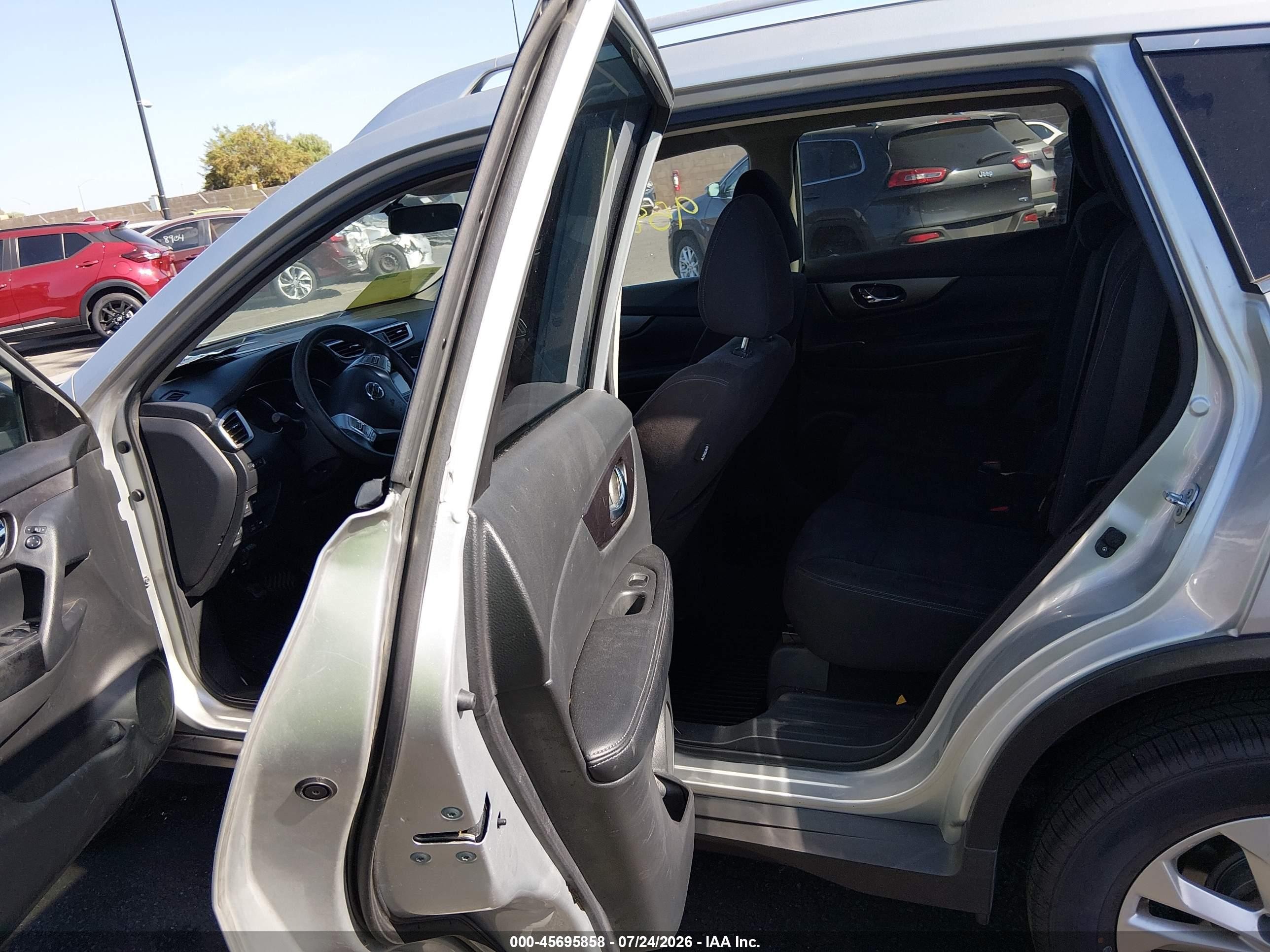 2015 Nissan Rogue Sv Silver vin: KNMAT2MV3FP568918