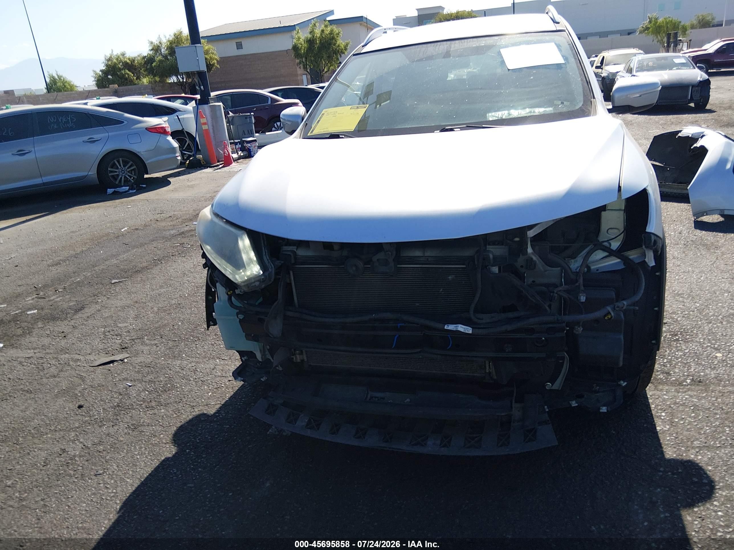 2015 Nissan Rogue Sv Silver vin: KNMAT2MV3FP568918