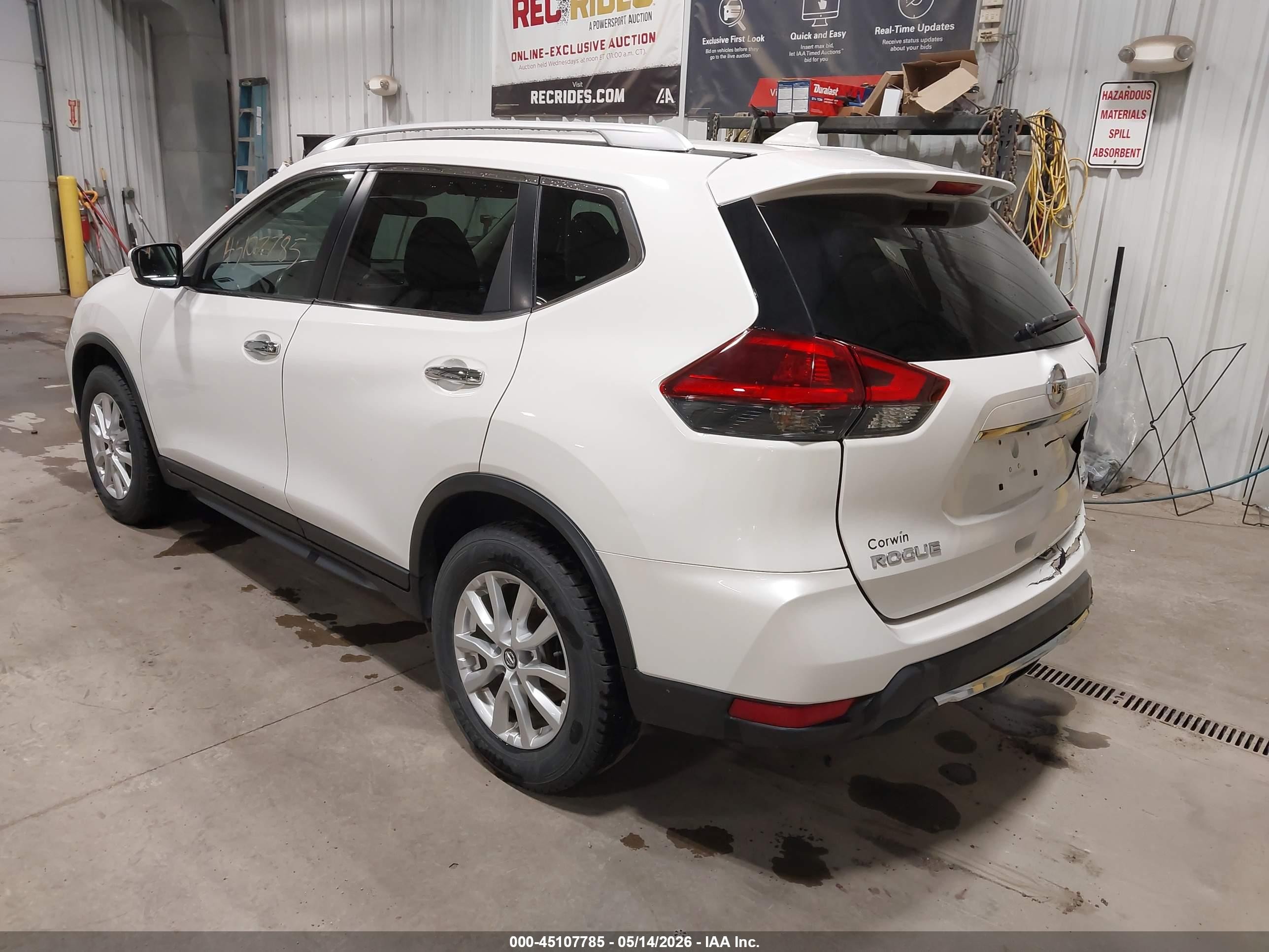 2018 Nissan Rogue Sv Белый vin: KNMAT2MV3JP559631