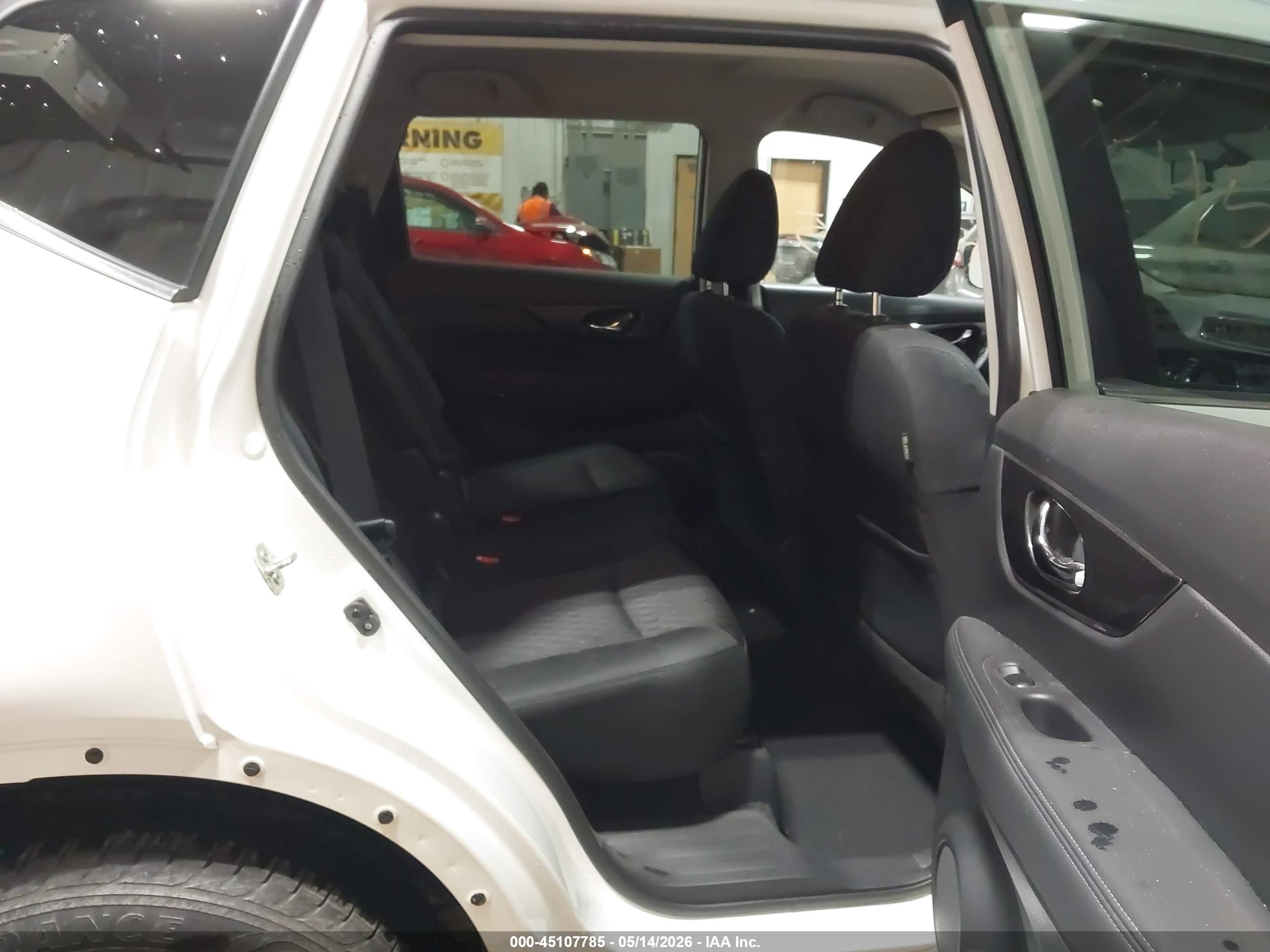2018 Nissan Rogue Sv Белый vin: KNMAT2MV3JP559631
