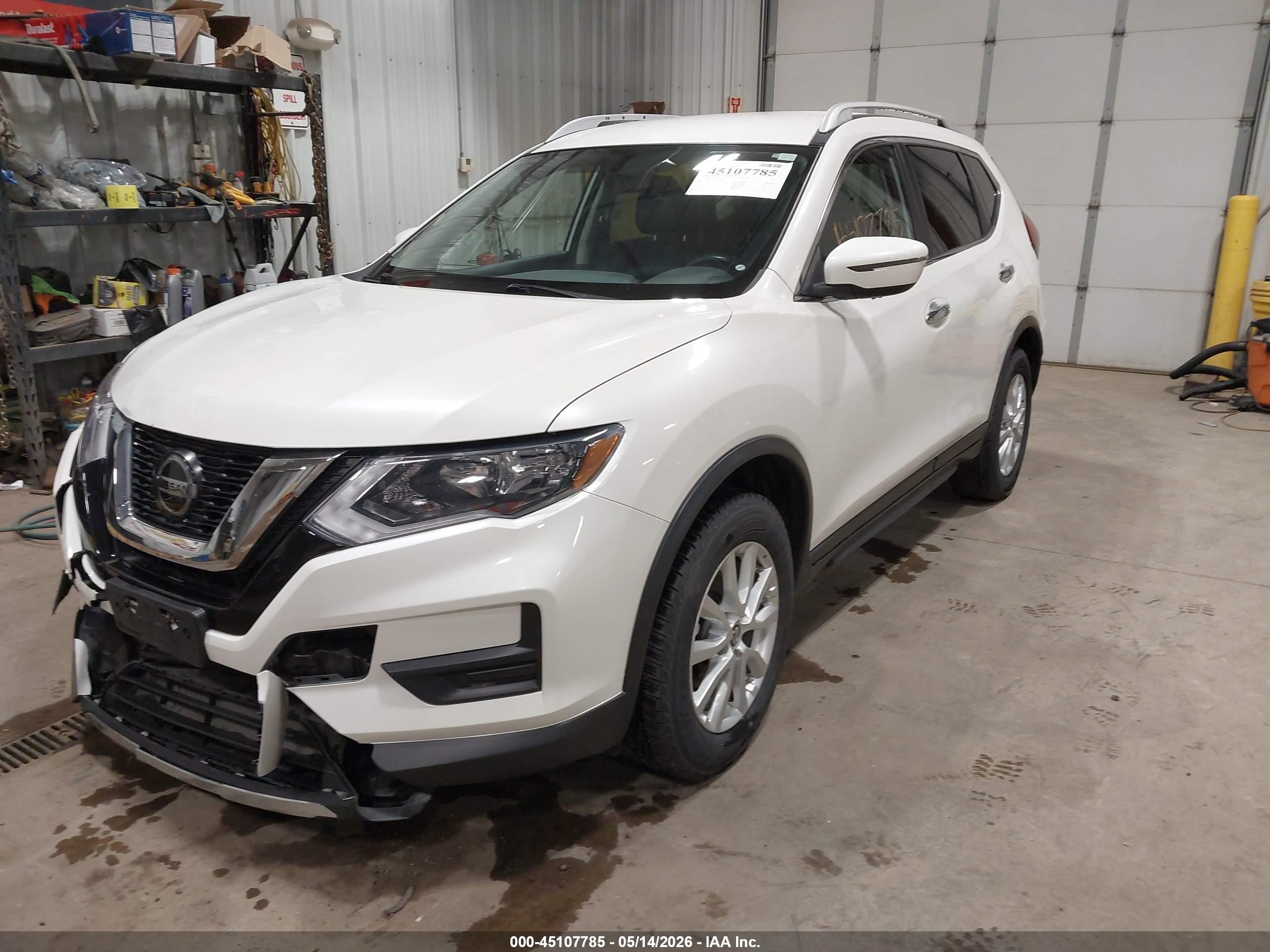 2018 Nissan Rogue Sv Белый vin: KNMAT2MV3JP559631