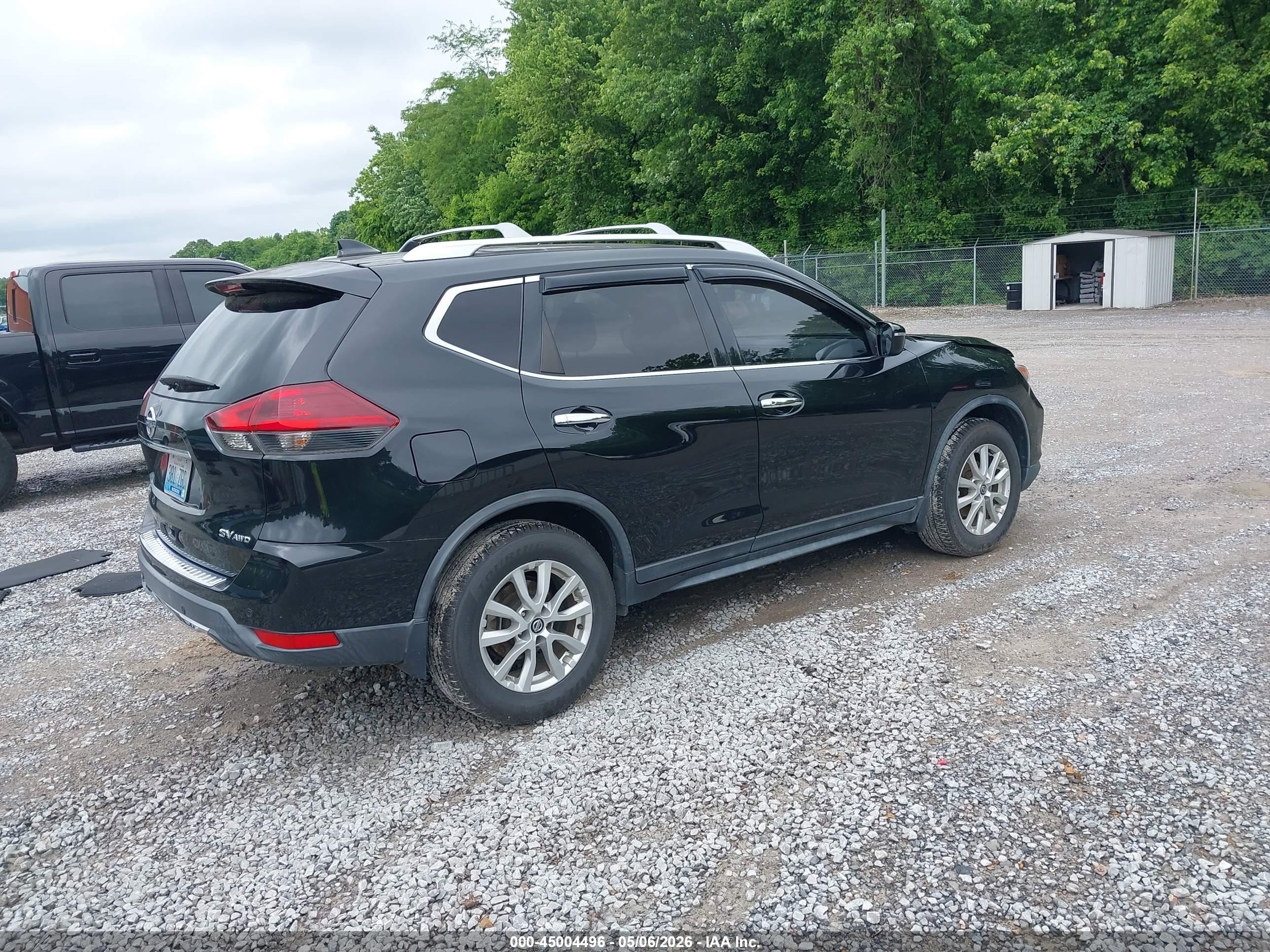 2019 Nissan Rogue Sv Черный vin: KNMAT2MV3KP546086
