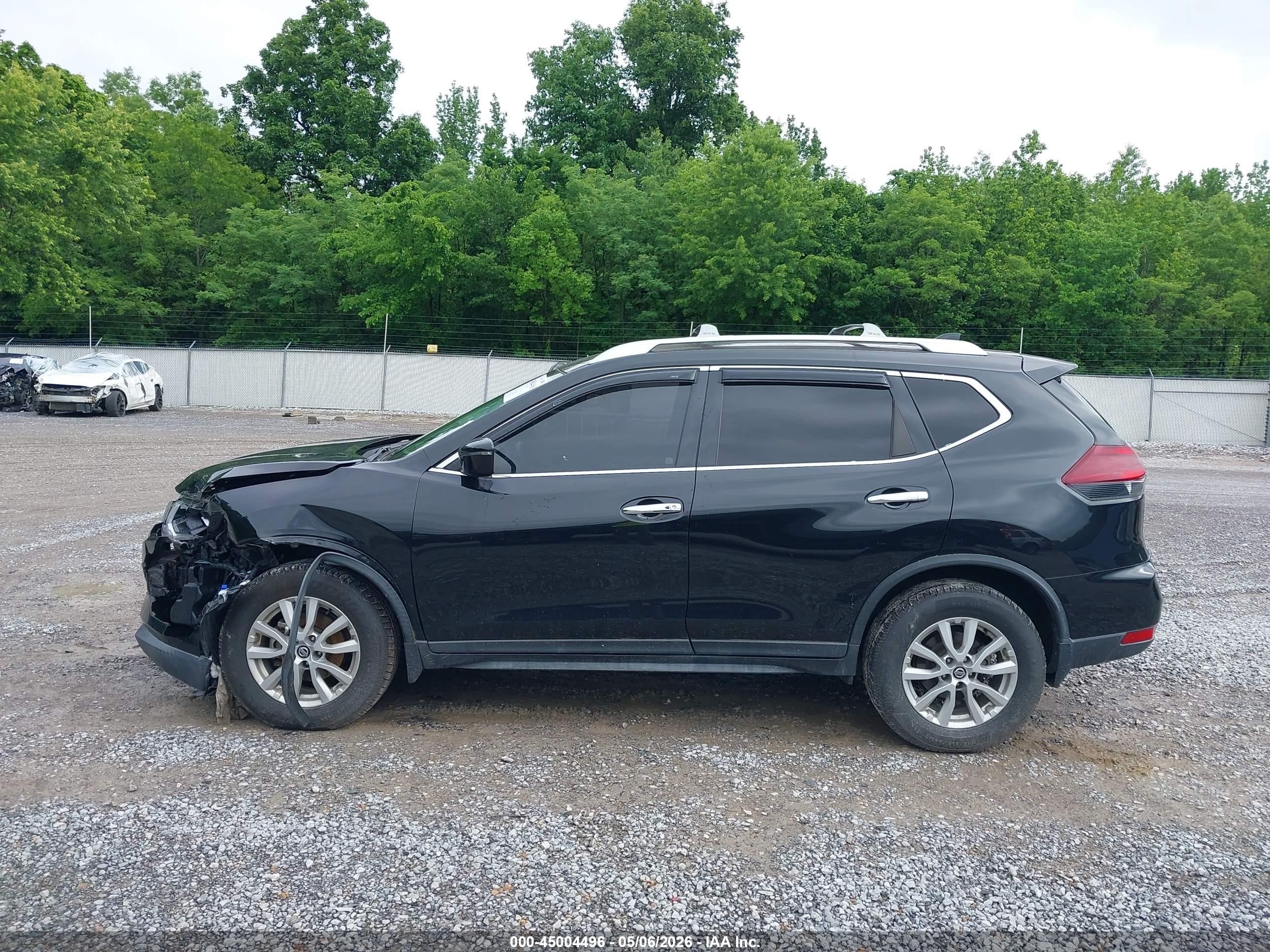 2019 Nissan Rogue Sv Черный vin: KNMAT2MV3KP546086