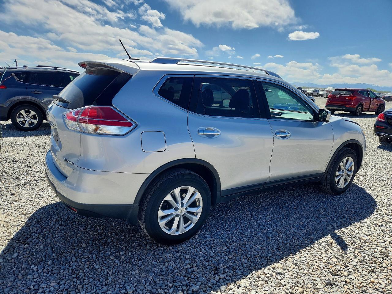 2015 Nissan Rogue Sv Серебряный vin: KNMAT2MV4FP506170