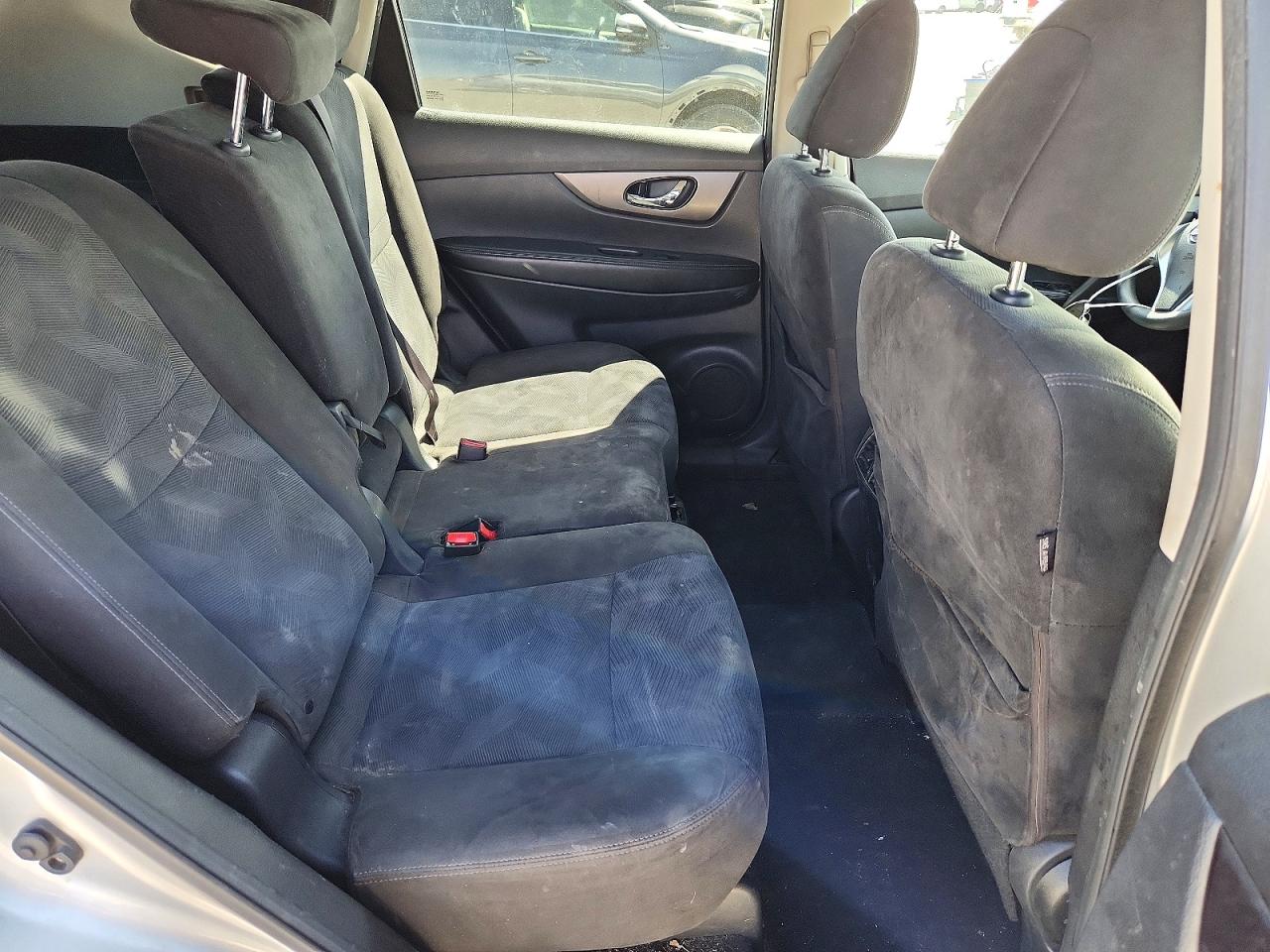 2015 Nissan Rogue Sv Серебряный vin: KNMAT2MV4FP506170