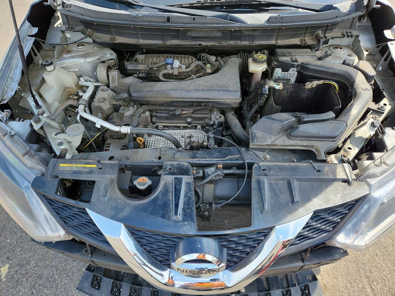 2015 Nissan Rogue S Silver vin: KNMAT2MV4FP521879