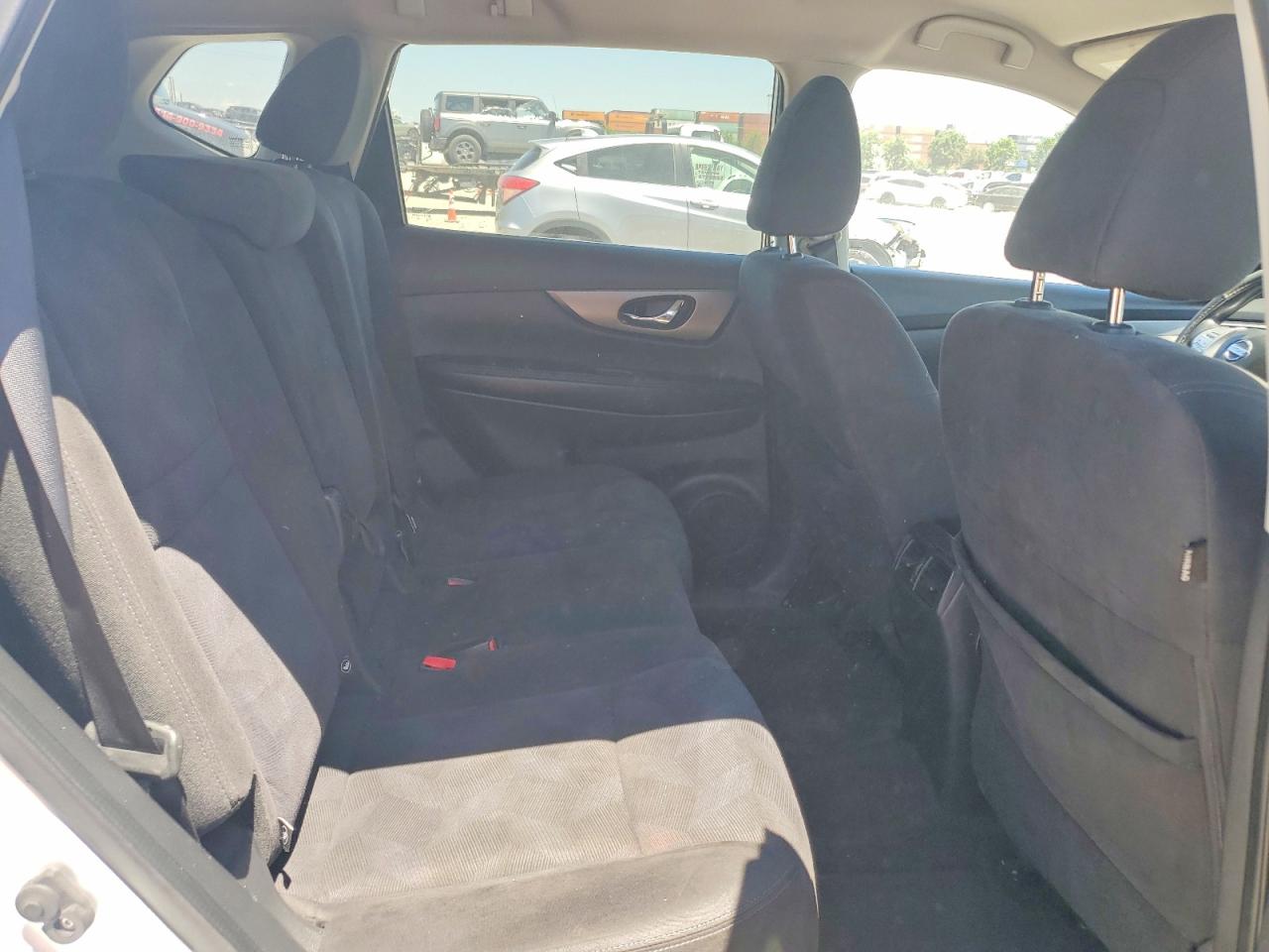 2015 Nissan Rogue Sv Silver vin: KNMAT2MV4FP563355