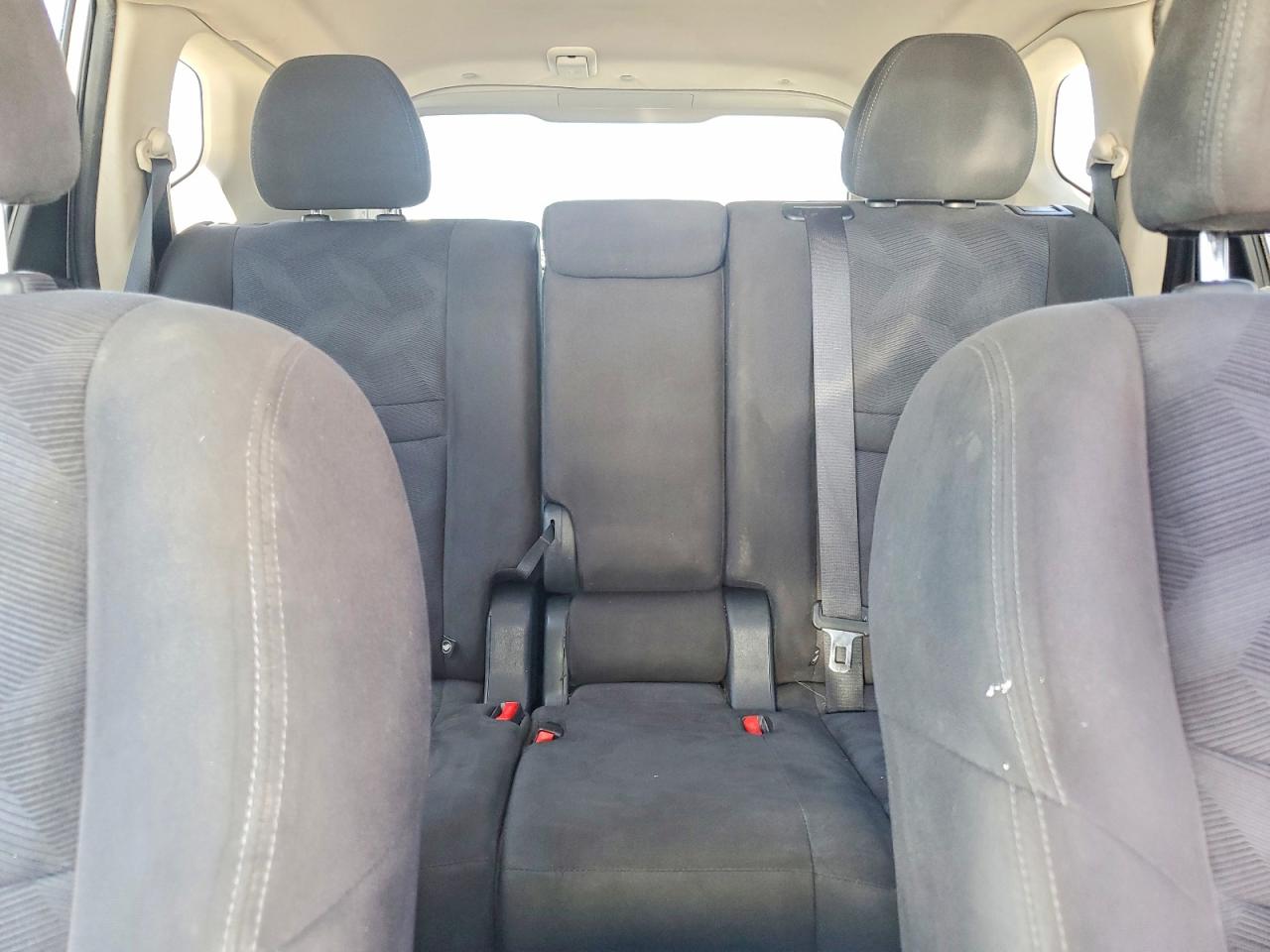 2015 Nissan Rogue Sv Silver vin: KNMAT2MV4FP563355